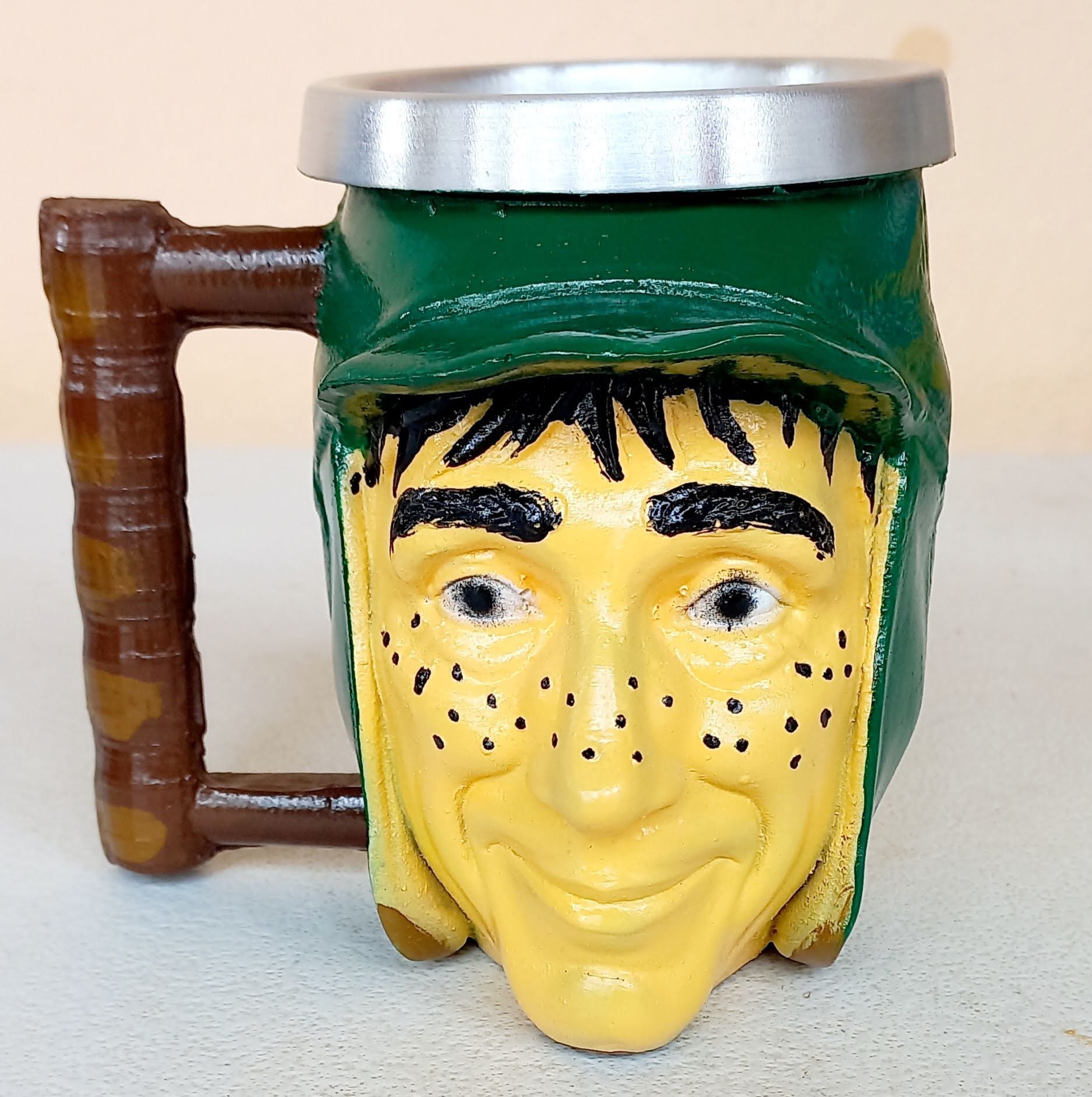 Canecas de Alumínio colecionáveis - Chaves 12cm largura x 11,5 altura