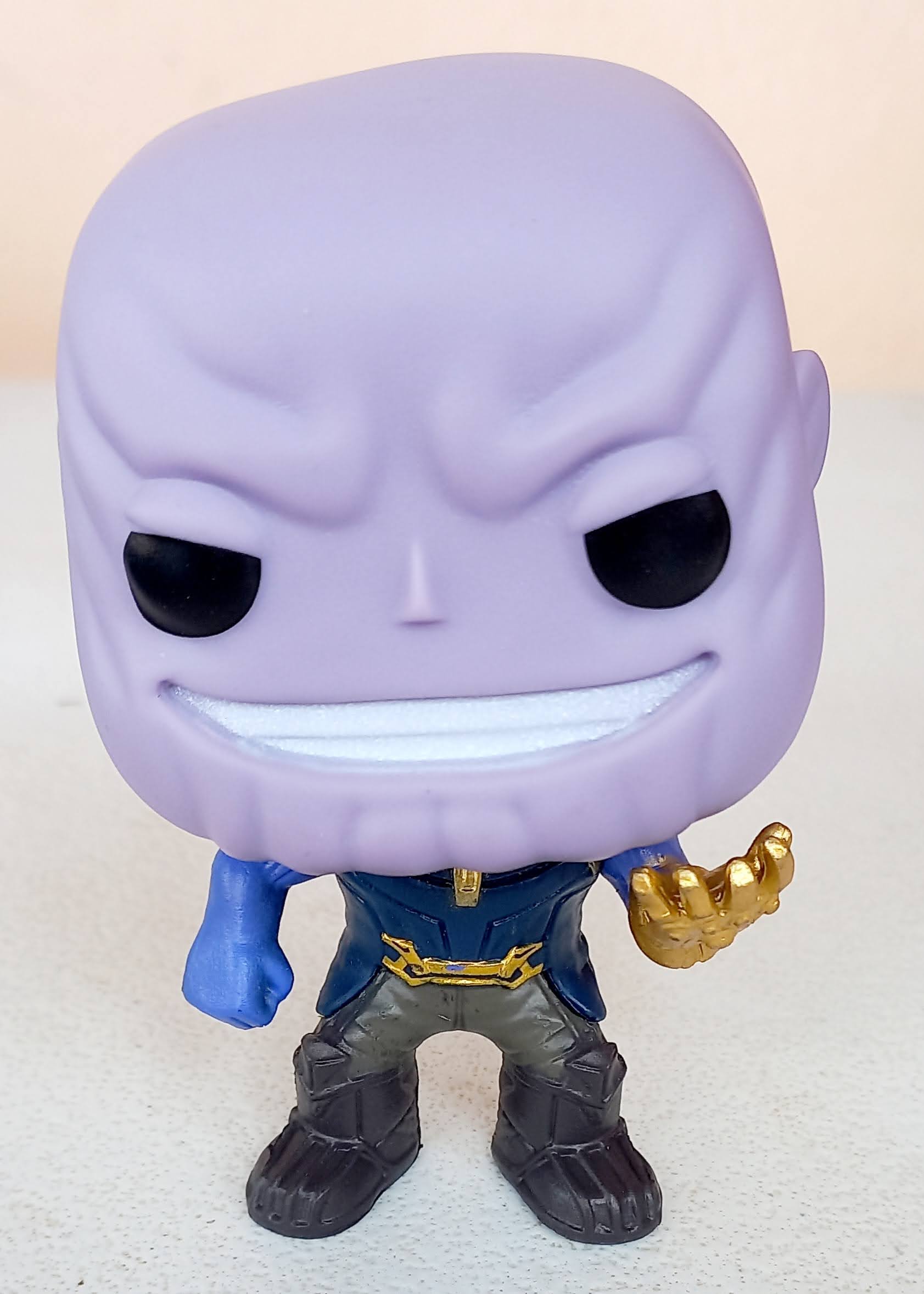Coleção Value (POP) Thanos - altura 11 cm - PVC