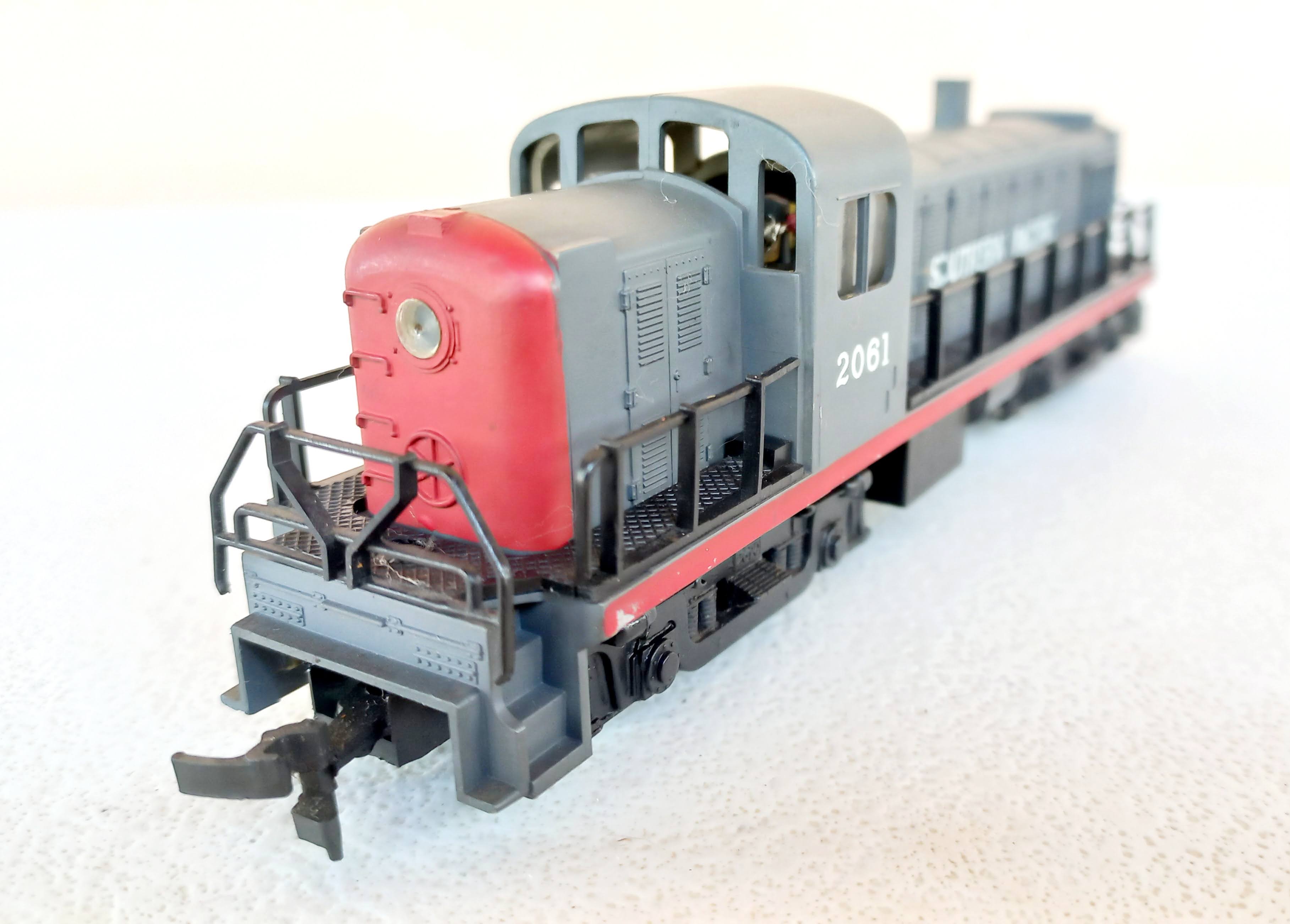 AHM - Locomotiva RS2 Southern Pacific #2061 