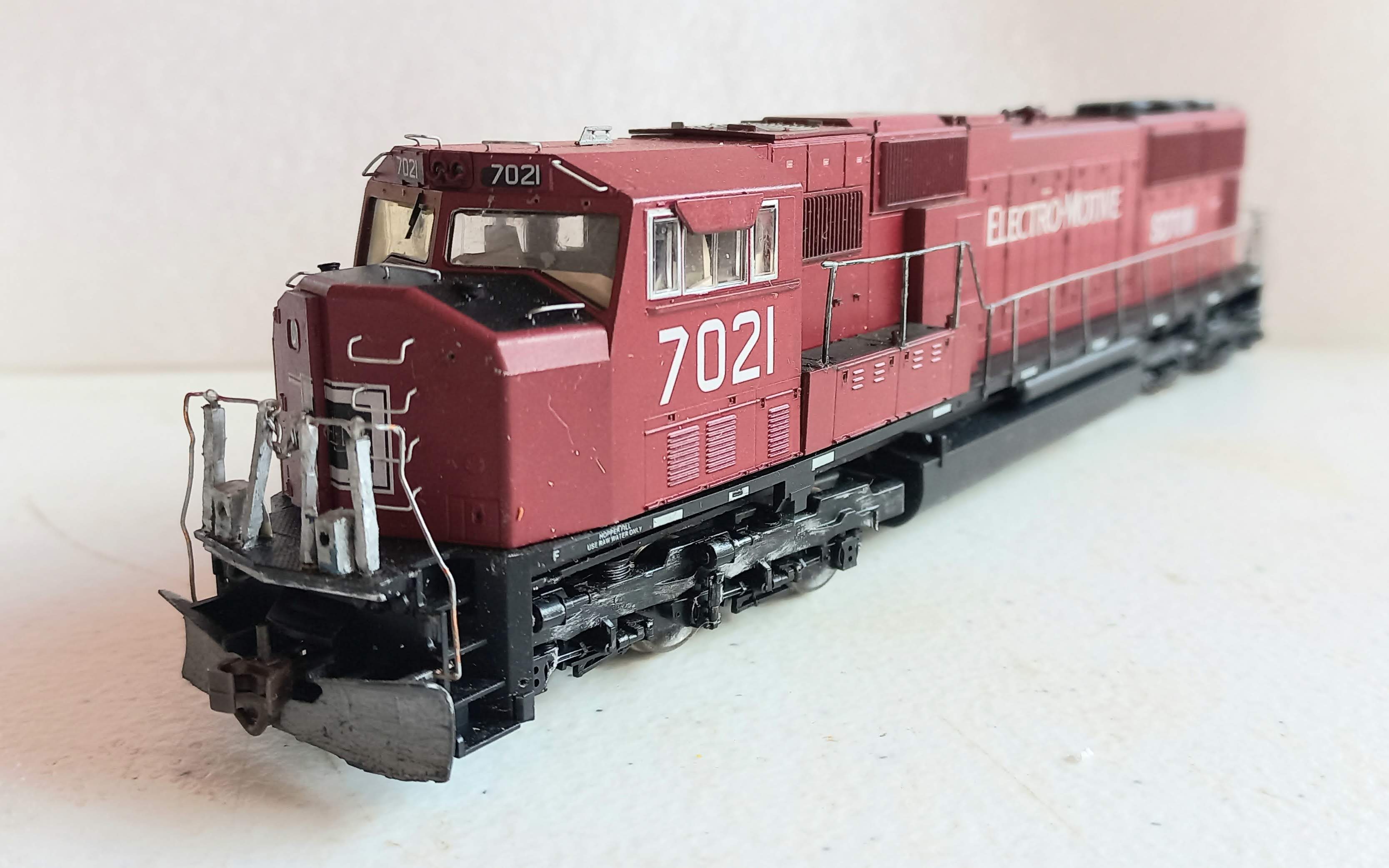 *Athearn - 71121 Locomotiva HO SD70M, EMDX / Marrom / Preto #7018 - USADA