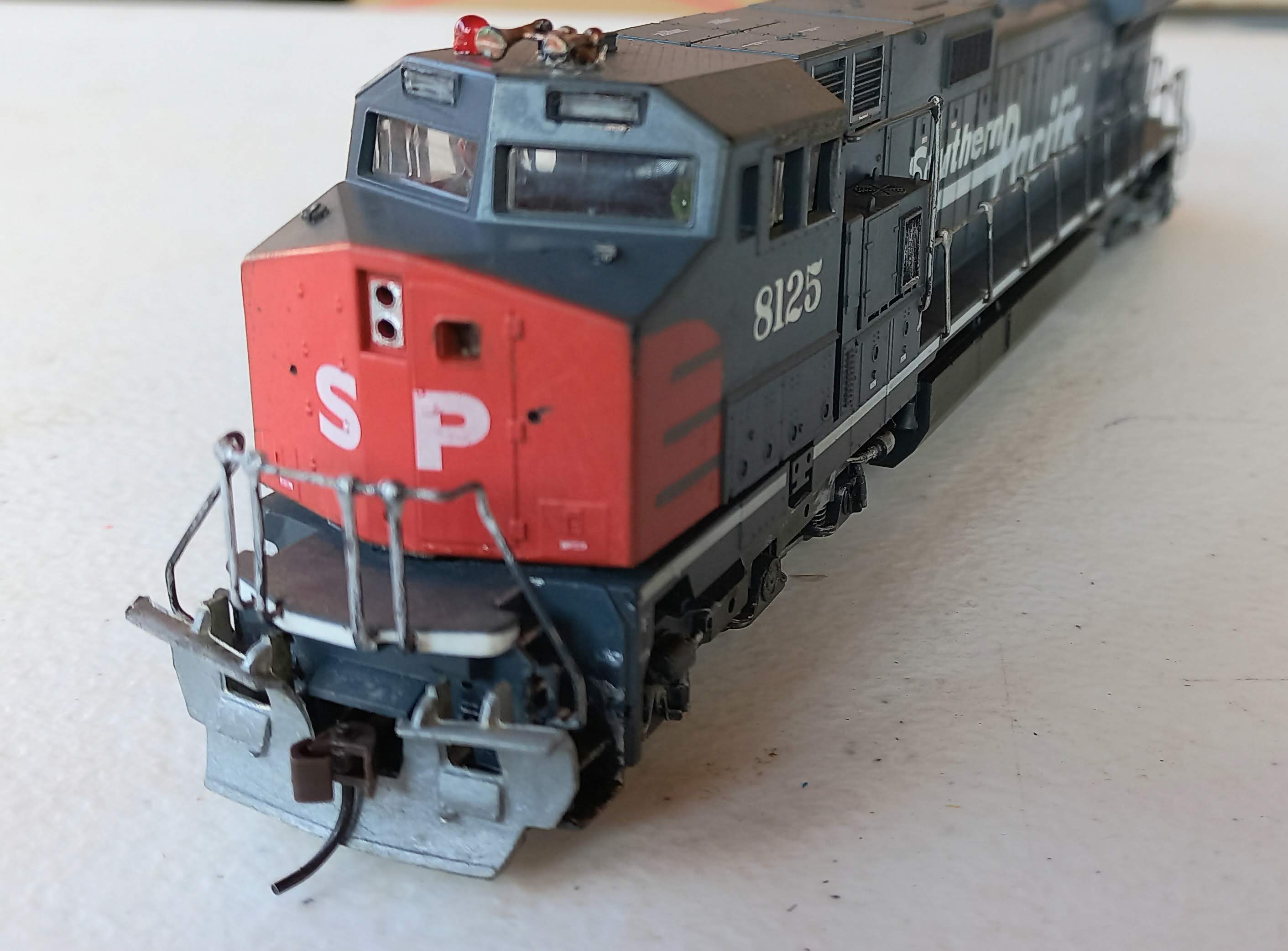Athearn - Locomotiva C44-9W Southern Pacific #8125