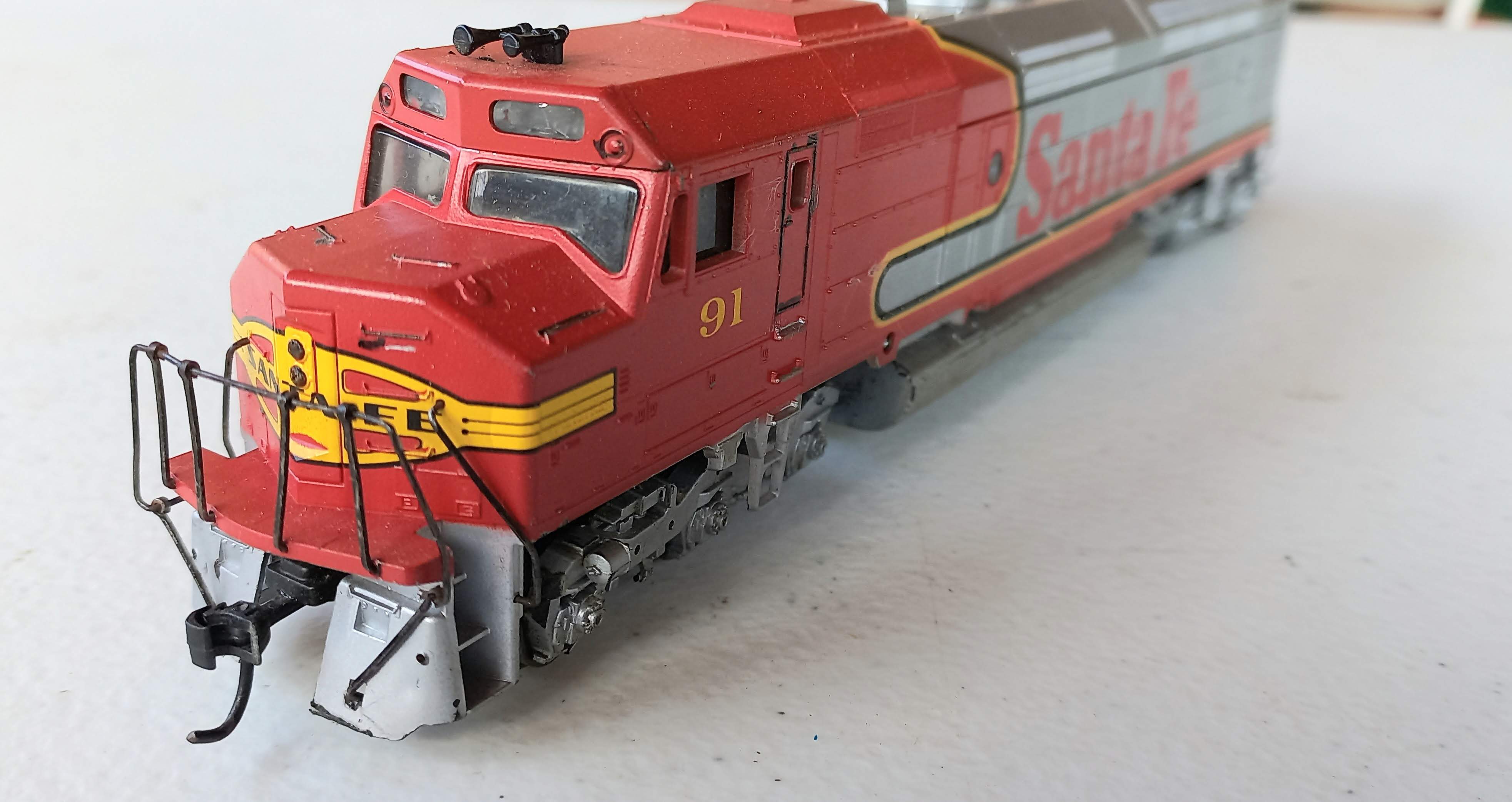 Athearn - Locomotiva FP 45 Santa Fé #91  Usada