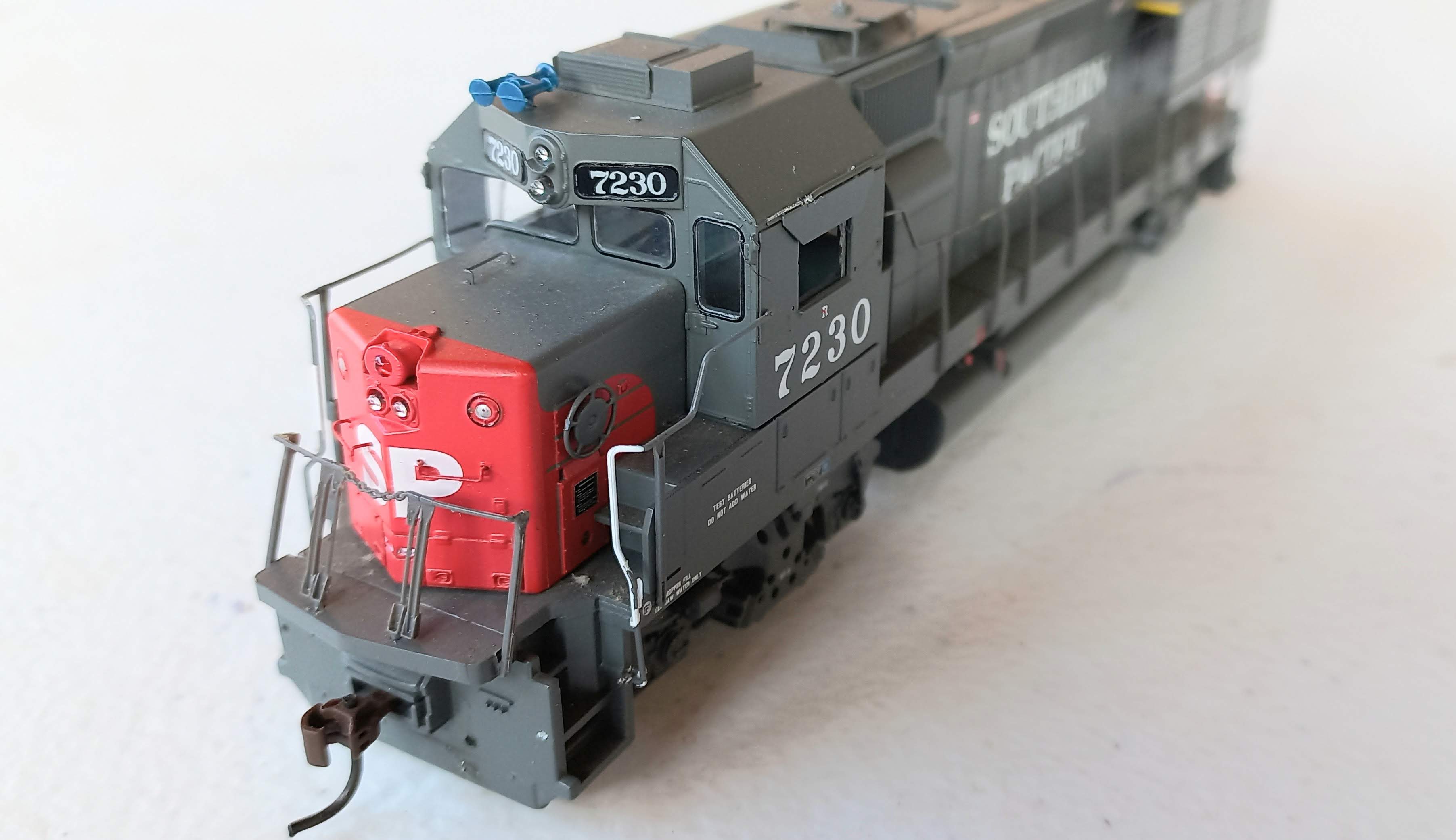 Athearn - Locomotiva GP 40X Southern Pacific #7230