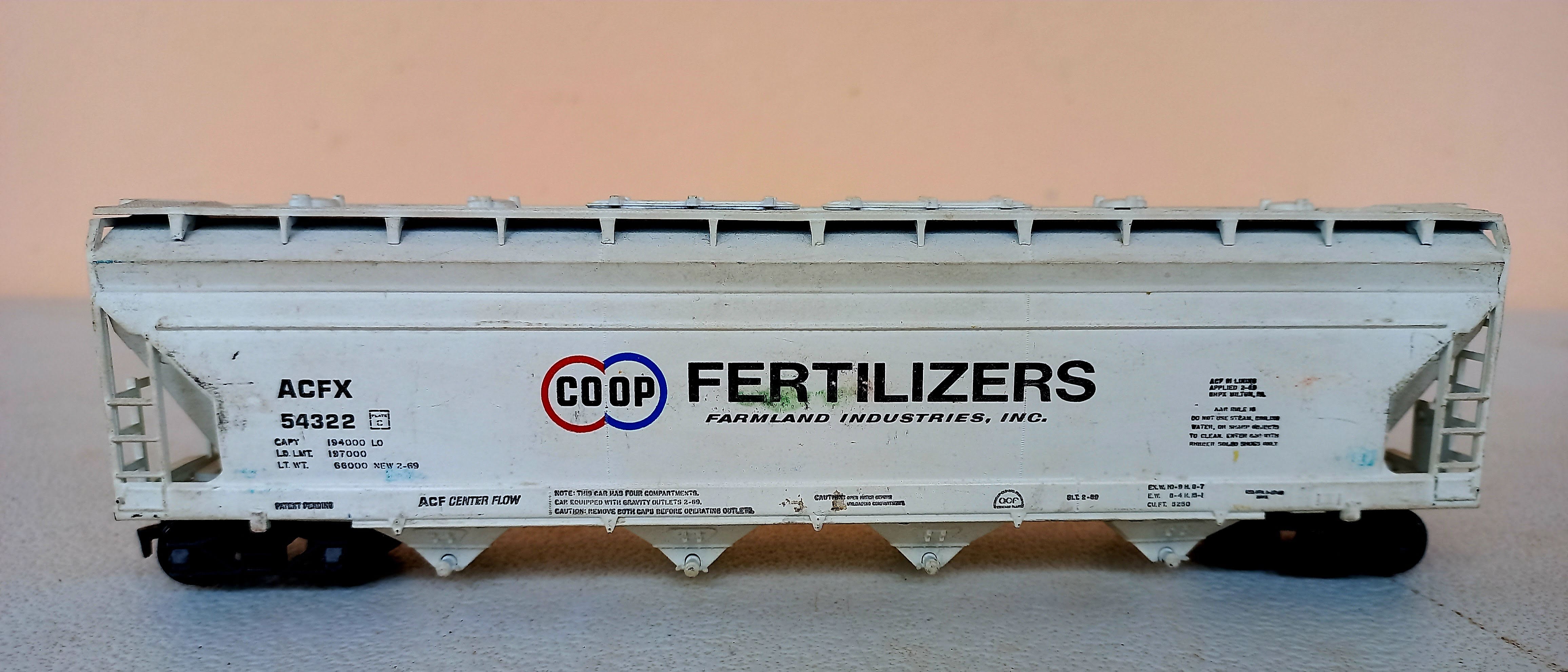 Athearn - Vagão Hopper COOP Fertilizers  #54322