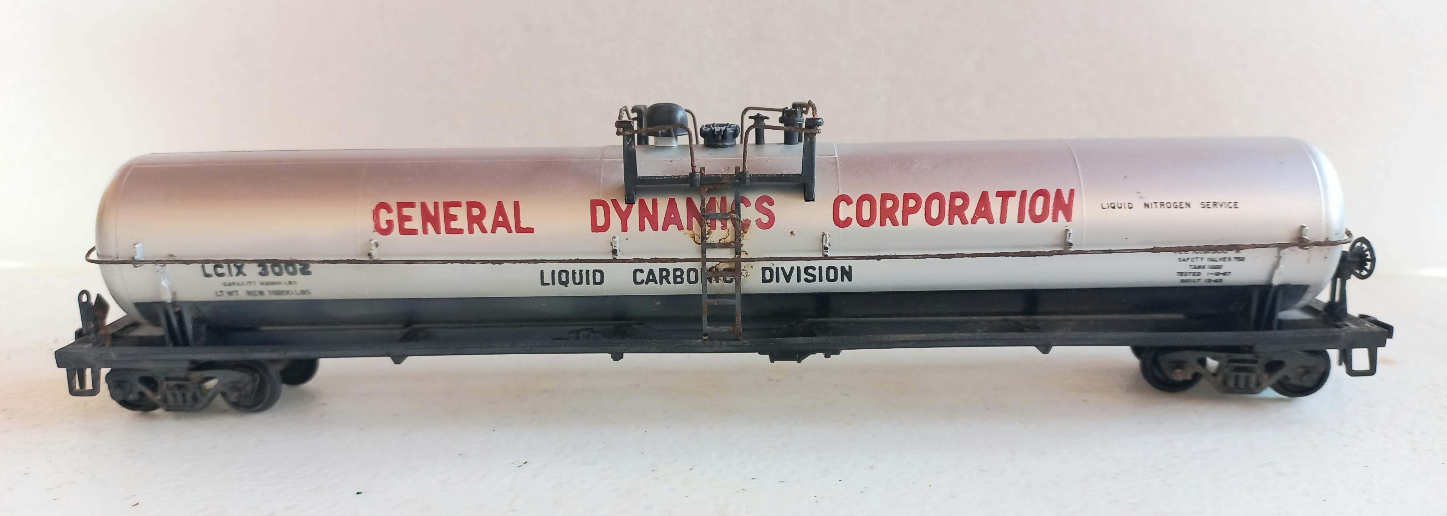 *Athearn  - Vagão tanque de Carbono liquido General Dynanics Corporation #3002