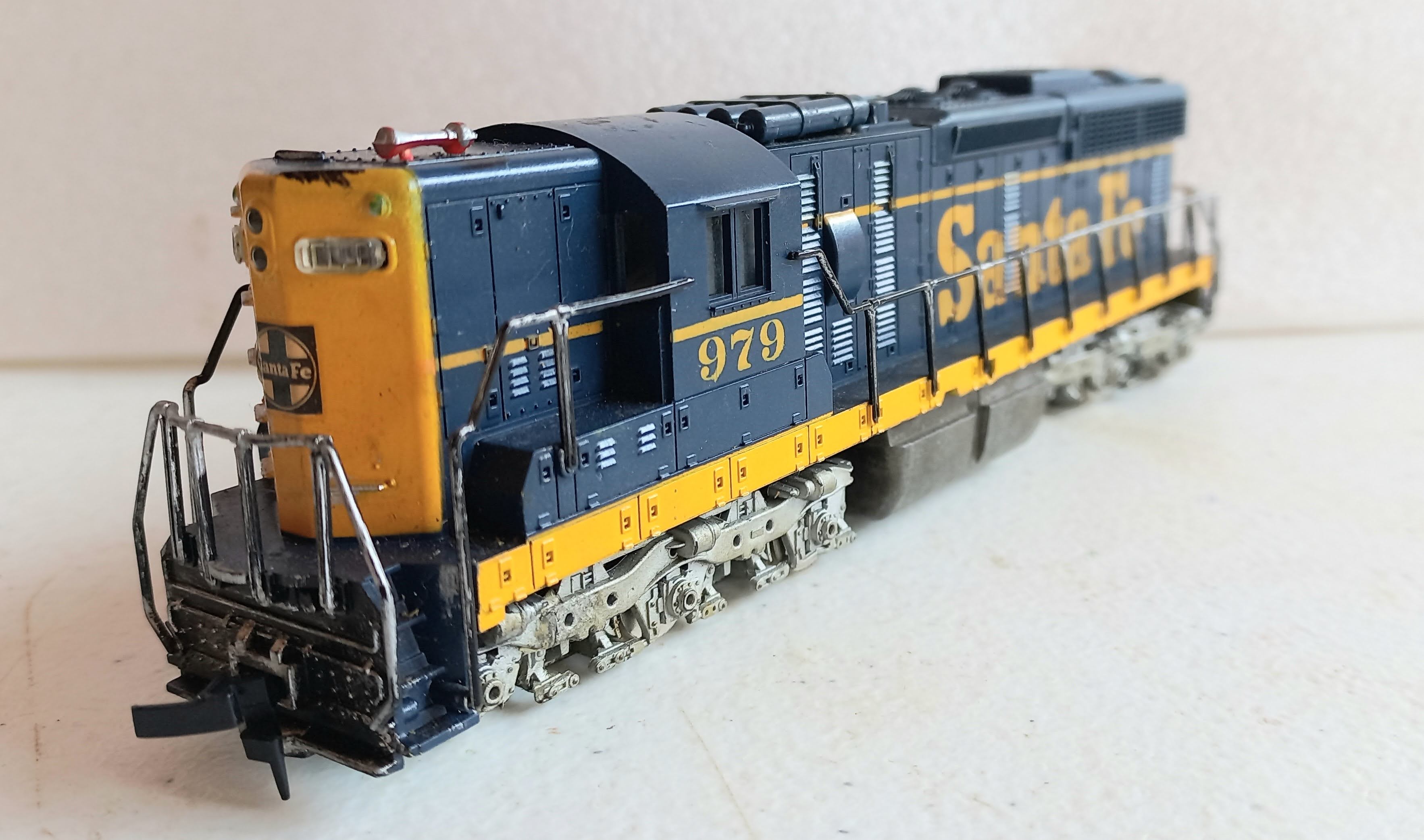 * Atlas - Locomotiva SD9 Santa Fé #979 Usada