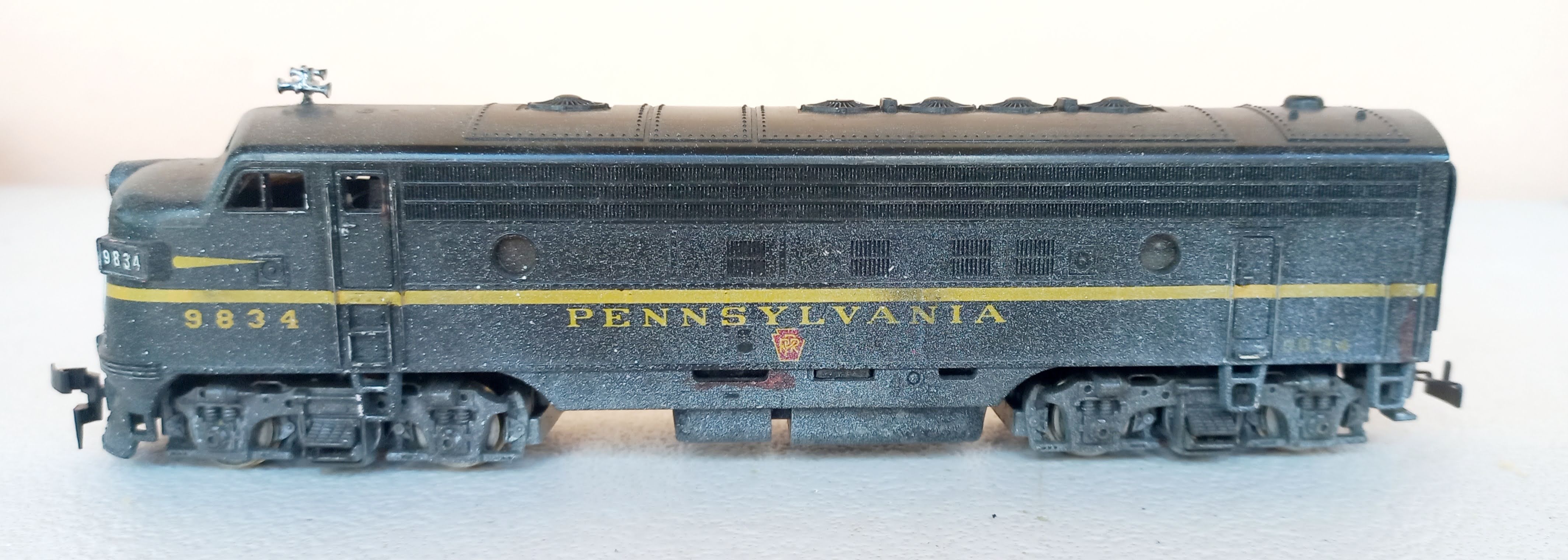 Atlas Roco - Locomotiva FP 7 Pennsylvania #98345 Com Envelhecimento USADA