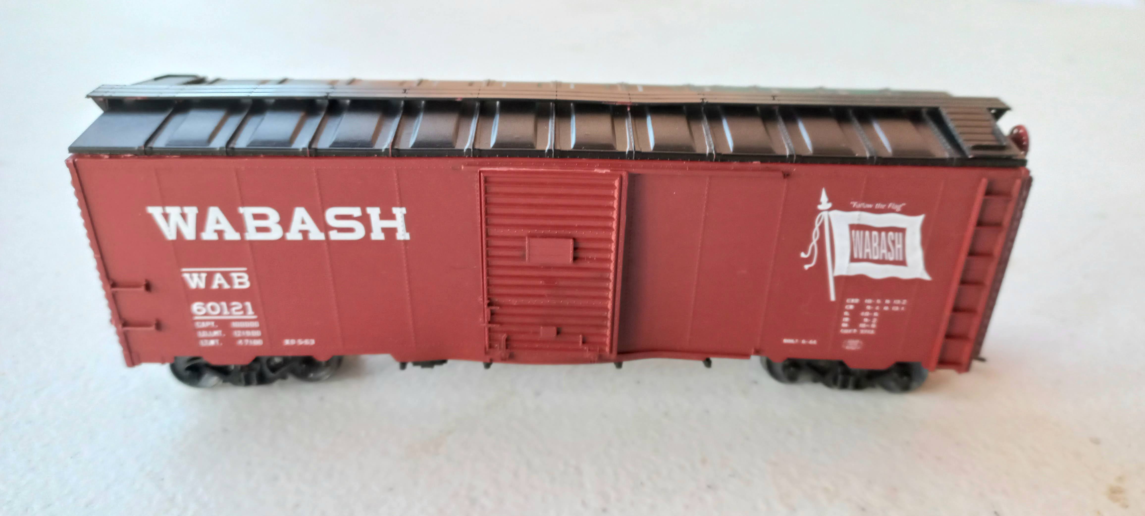 Branchline Trains - Vagão Box 40' Wabasn  com defeito na Carroceria  # 60121