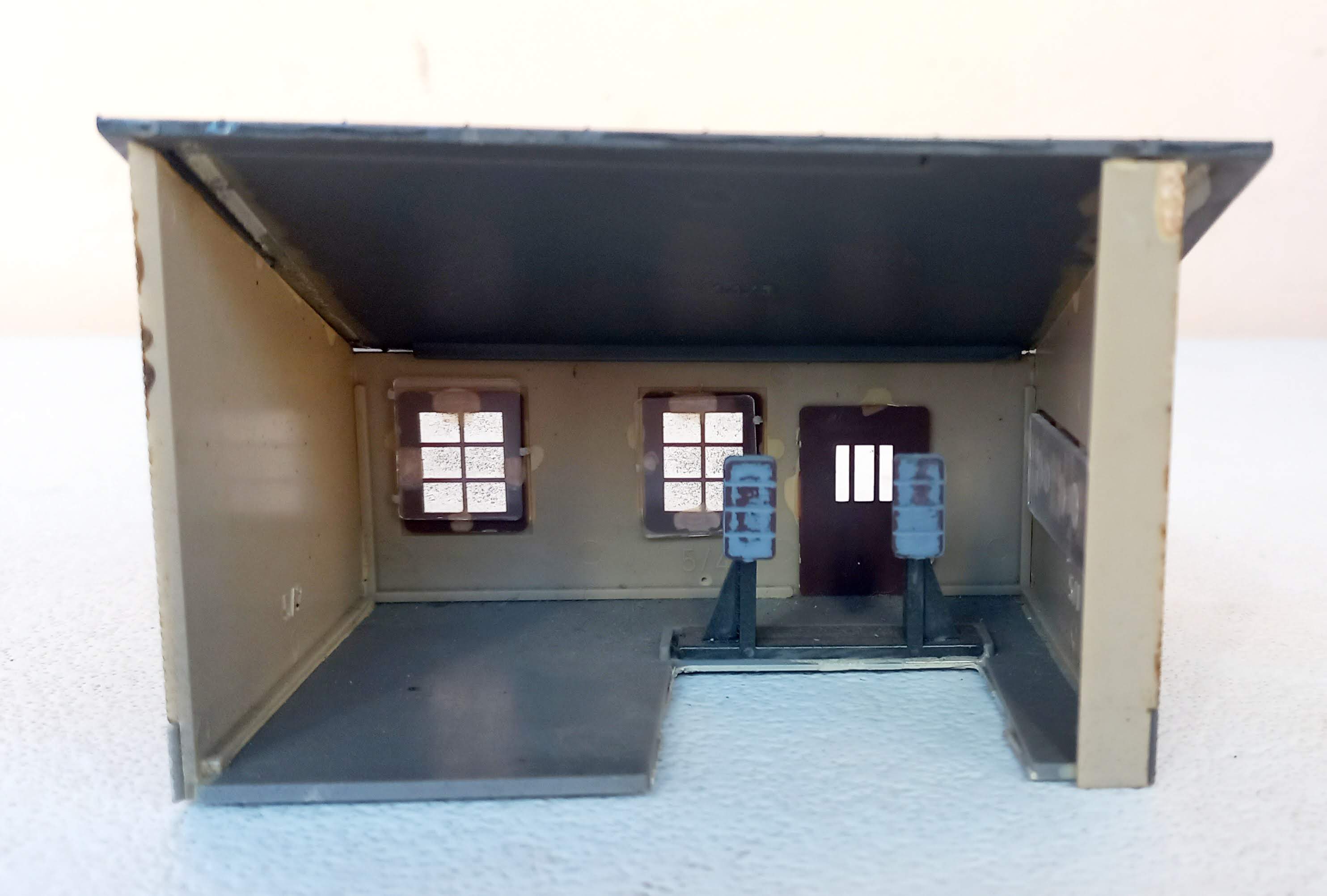 Edificação com fim de Linha HO - USADO