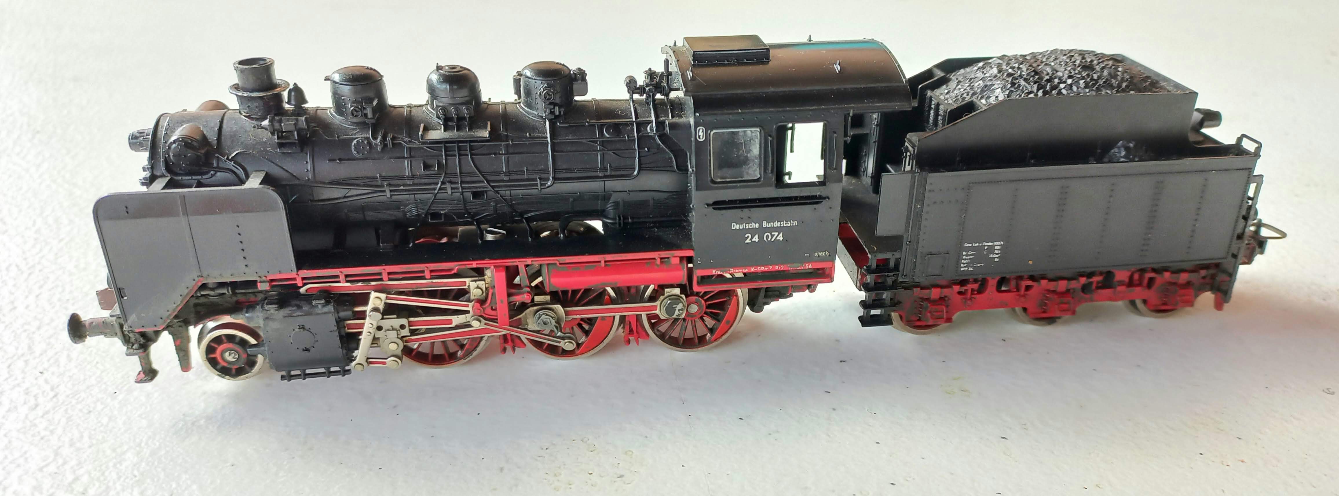* Fleischmann 4141  Locomotiva BR 24 074  2-6-0 - SEM CAIXA