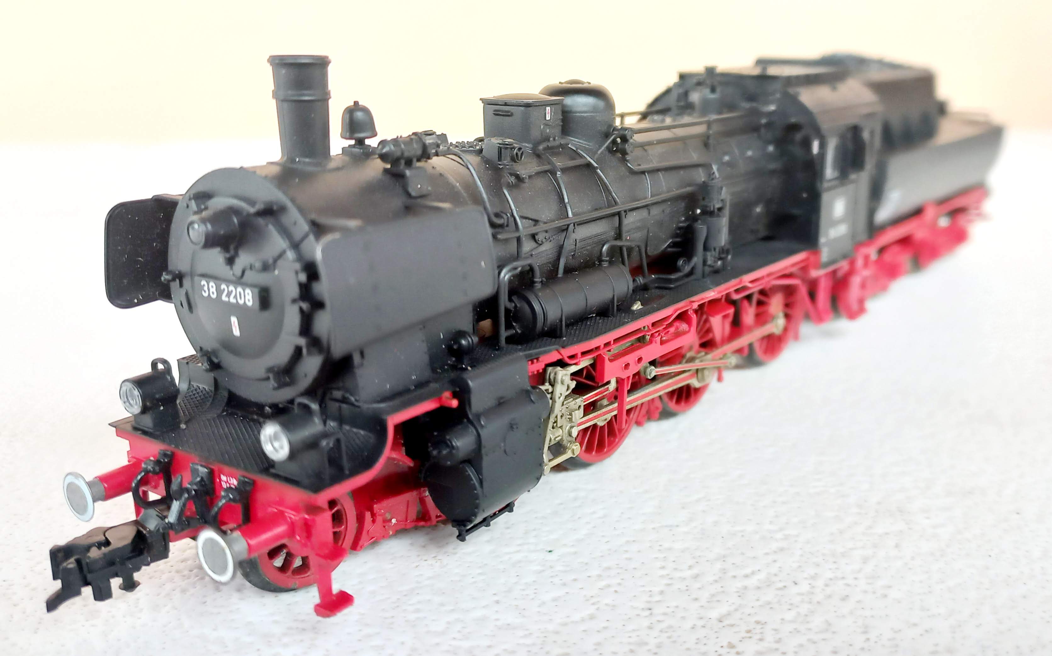 Fleischmann 4166 - Locomotiva 4-6-0 BR38 SEMI NOVA DB - Somente DC