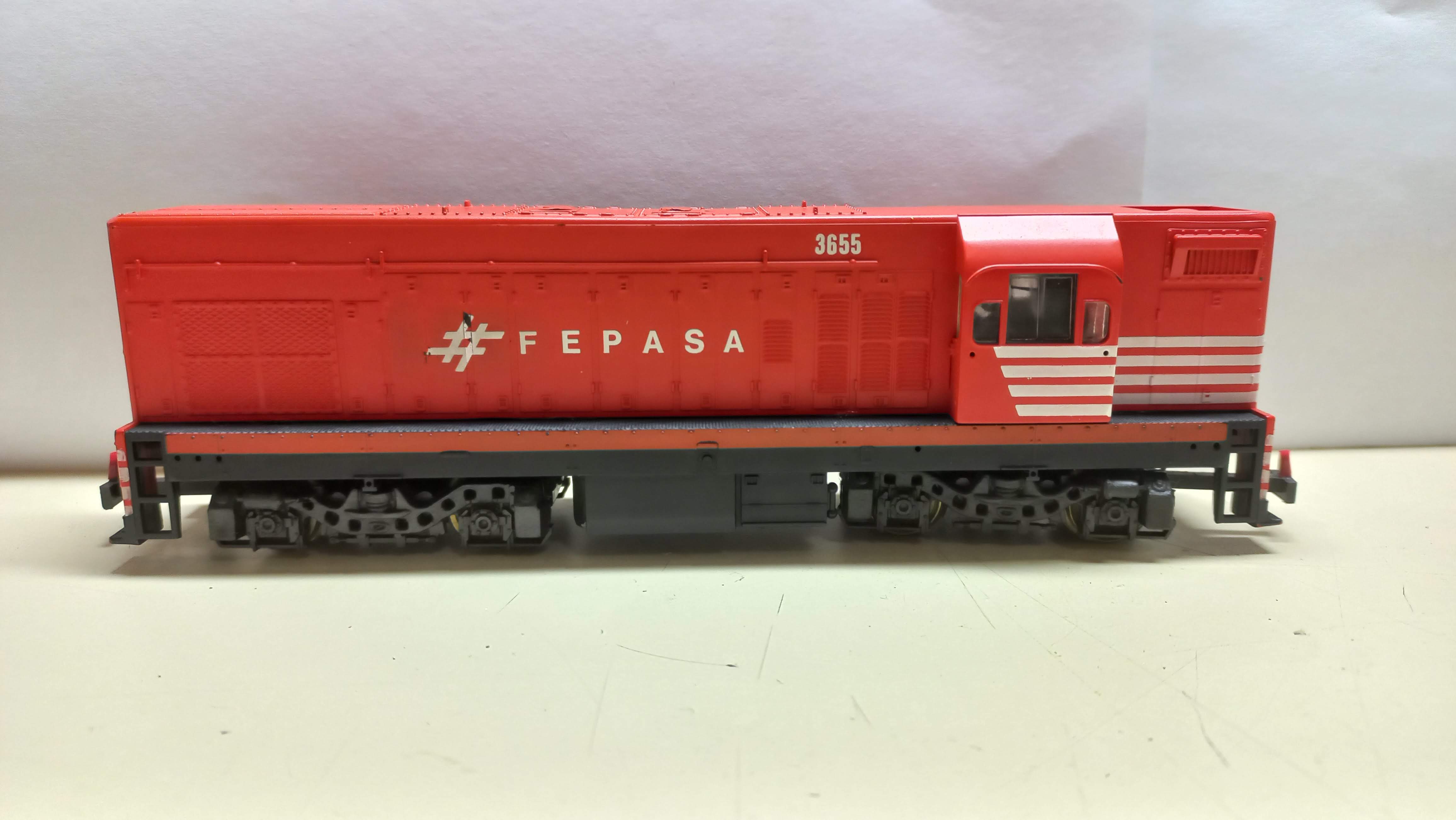 Frateschi - Locomotiva G12 FEPASA # 3655 OBS: CARROCERIA QUEBRADA