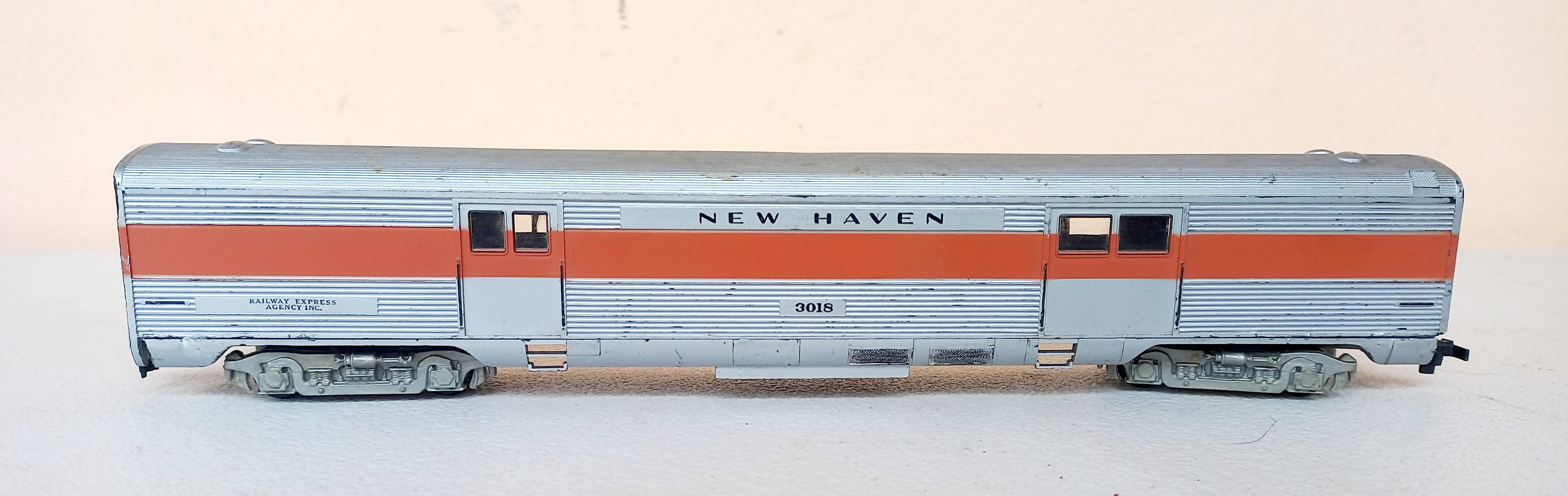 Athearn - Carro Bagagem New Haven #3018 - USADO