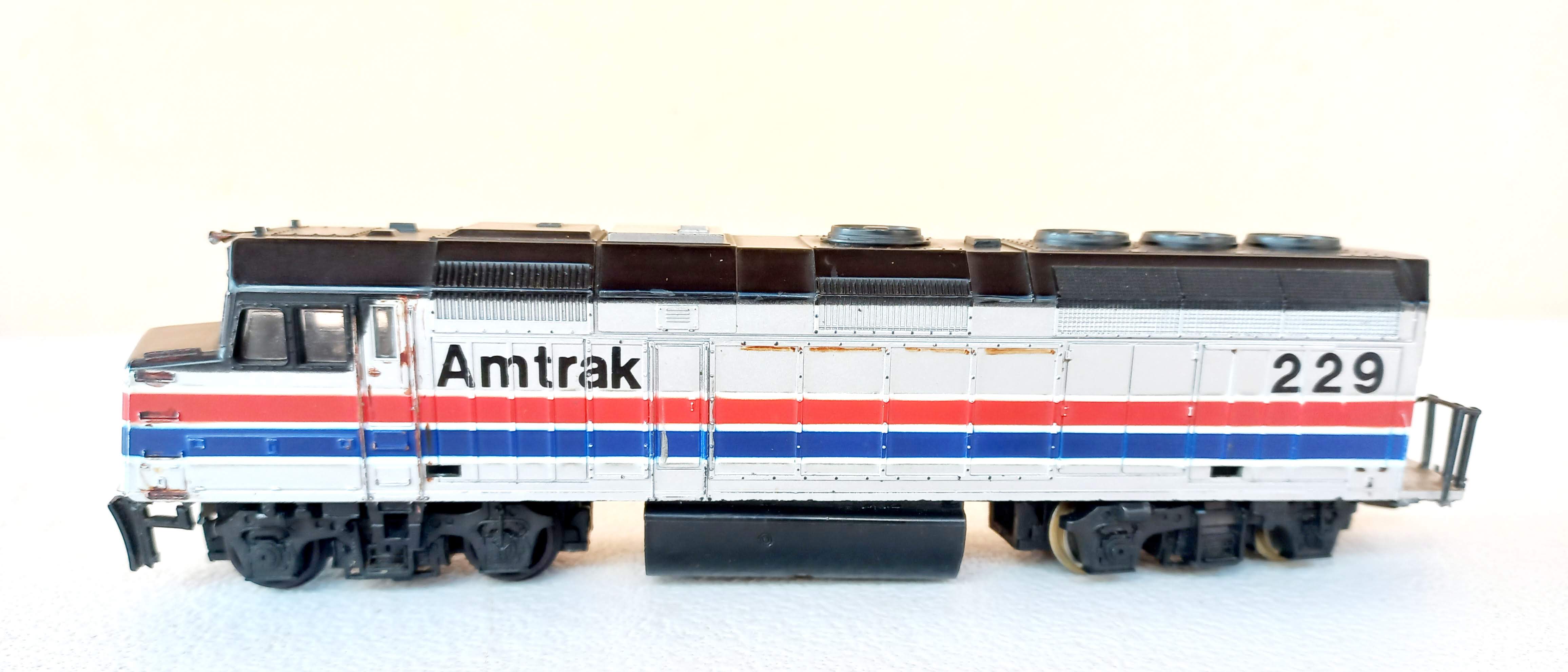  Life Like - Locomotiva a diesel HO F-40 Amtrak  USADA E NO ESTADO (OFERTA)