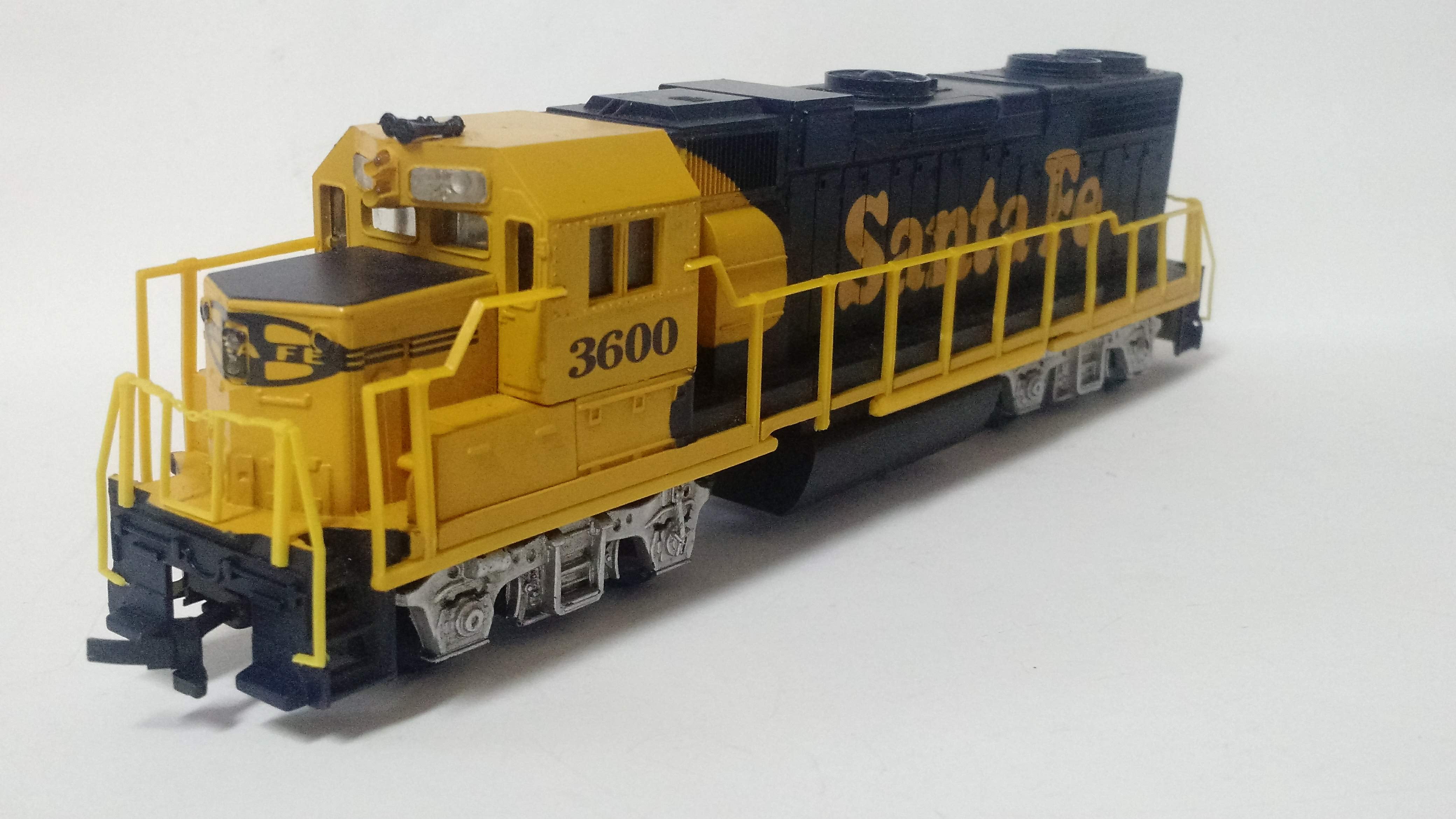 Locomotiva GP 40 Santa Fé sem Motor #3600 - Life Like - Giltec Modelismo