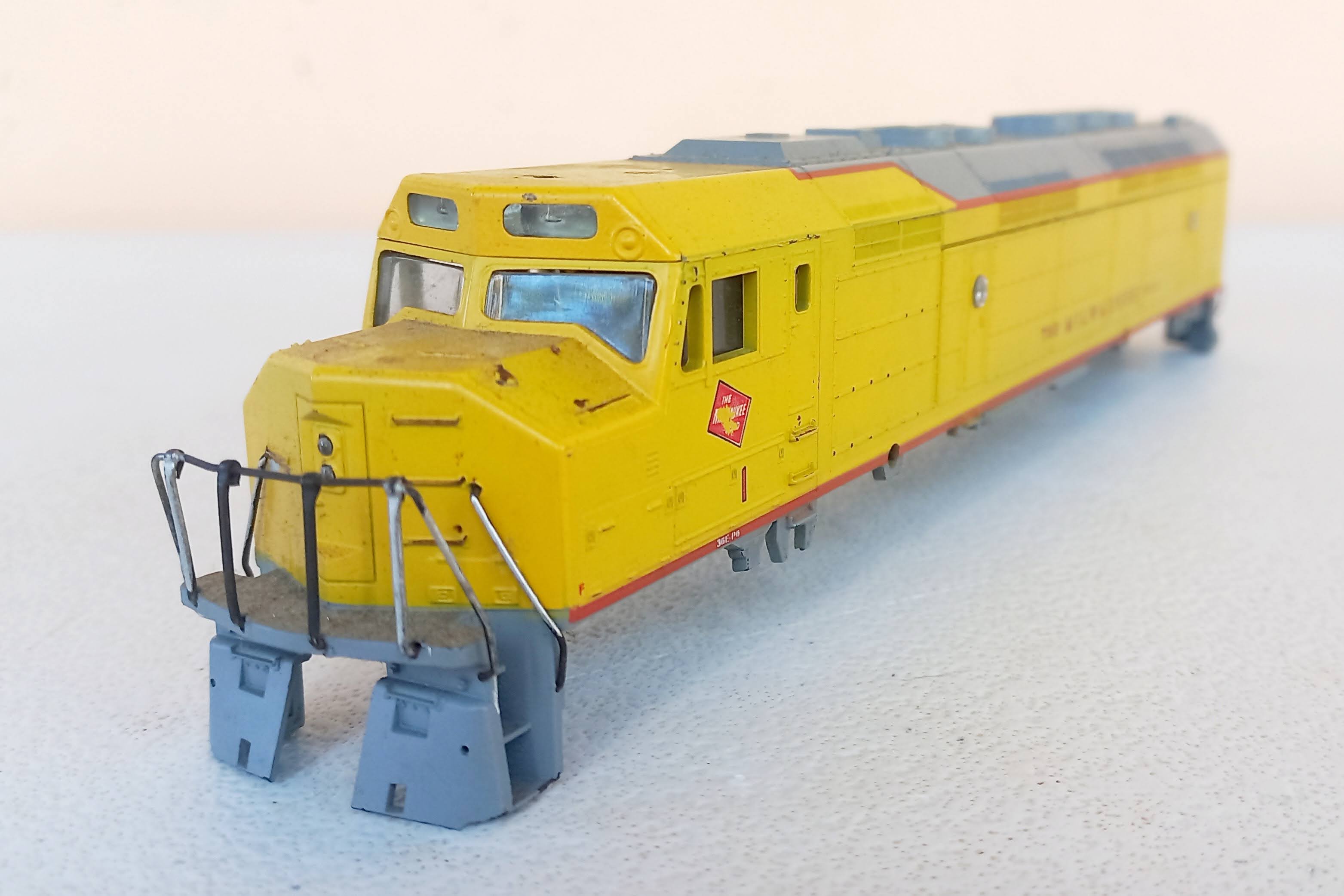 Athearn - Carroceria da Locomotiva FP 45 The Milwaukee Road - Usada