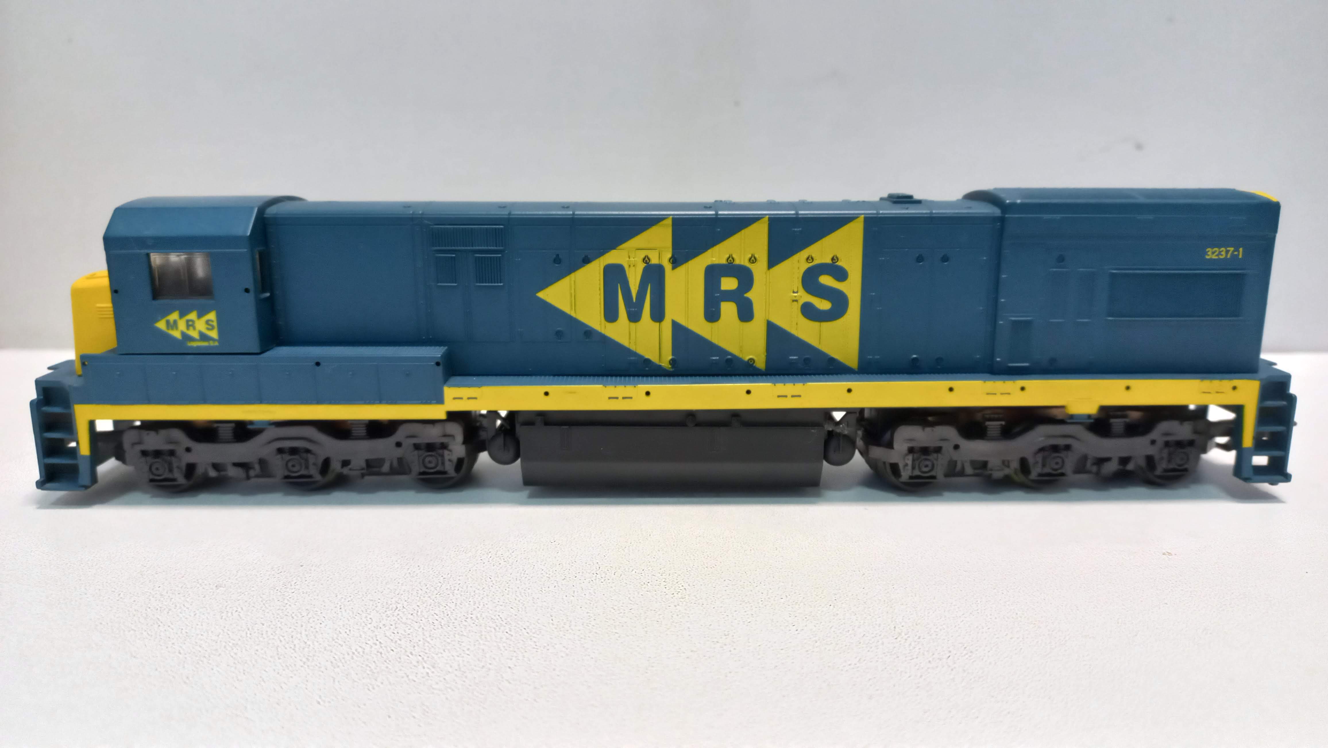 Locomotiva U23 C MRS - 3067 semi-nova na caixa original