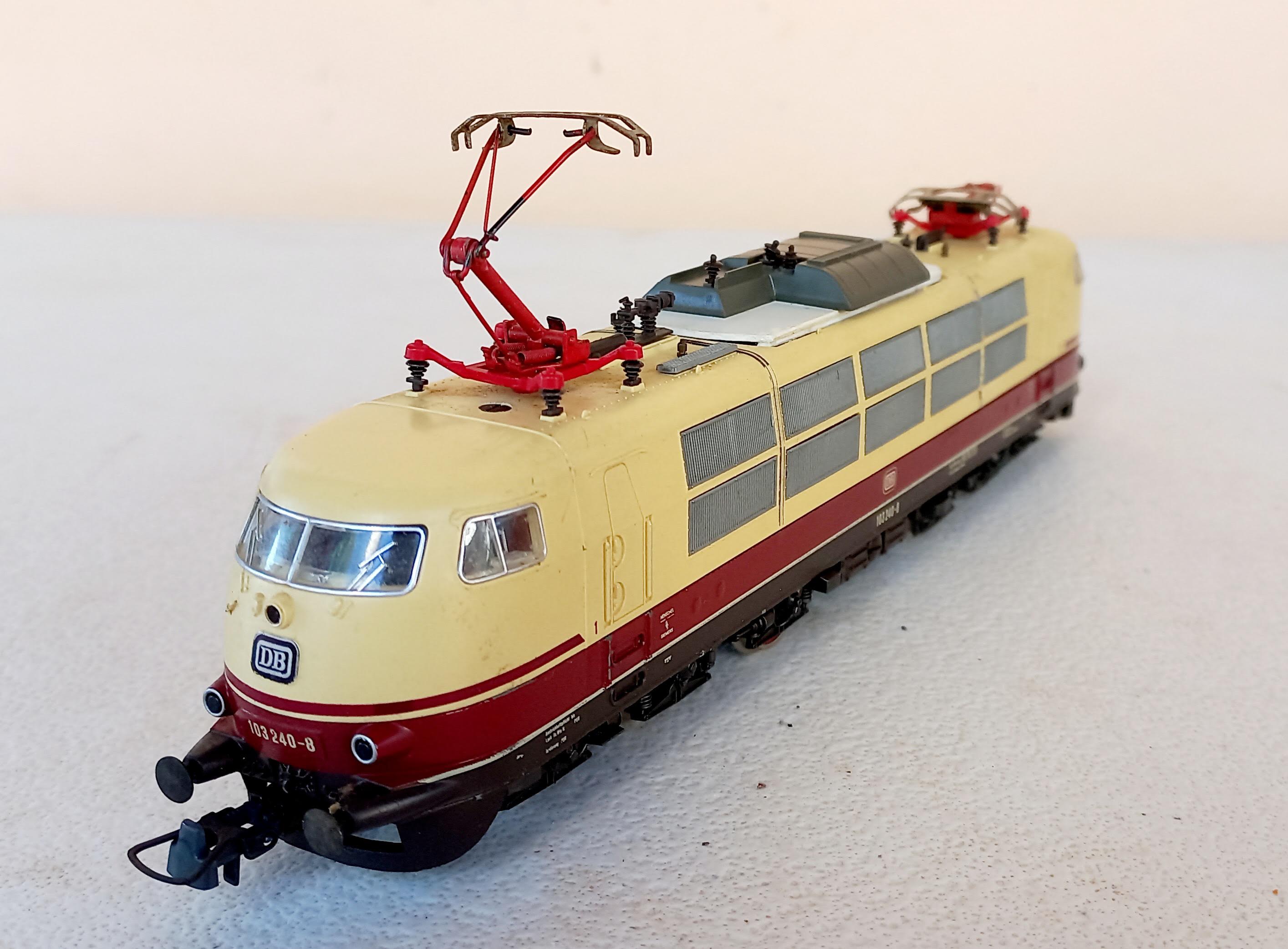 Roco 04146A Locomotiva Elétrica  Classe BR 103 240-8 da DB ( USADA CONFORME FOTOS)