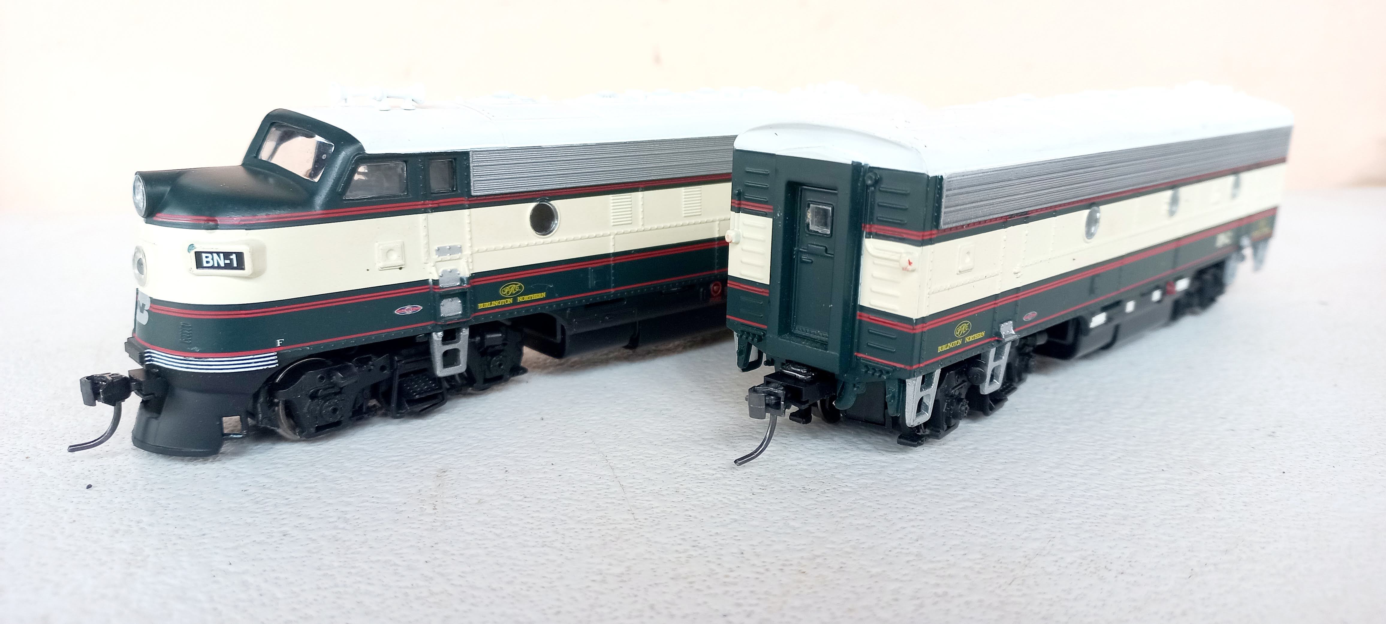 Athearn 80391 - locomotiva Burlington Northern F7A & F7B Diesel - #BN1/BN2 (SEMI NOVAS)