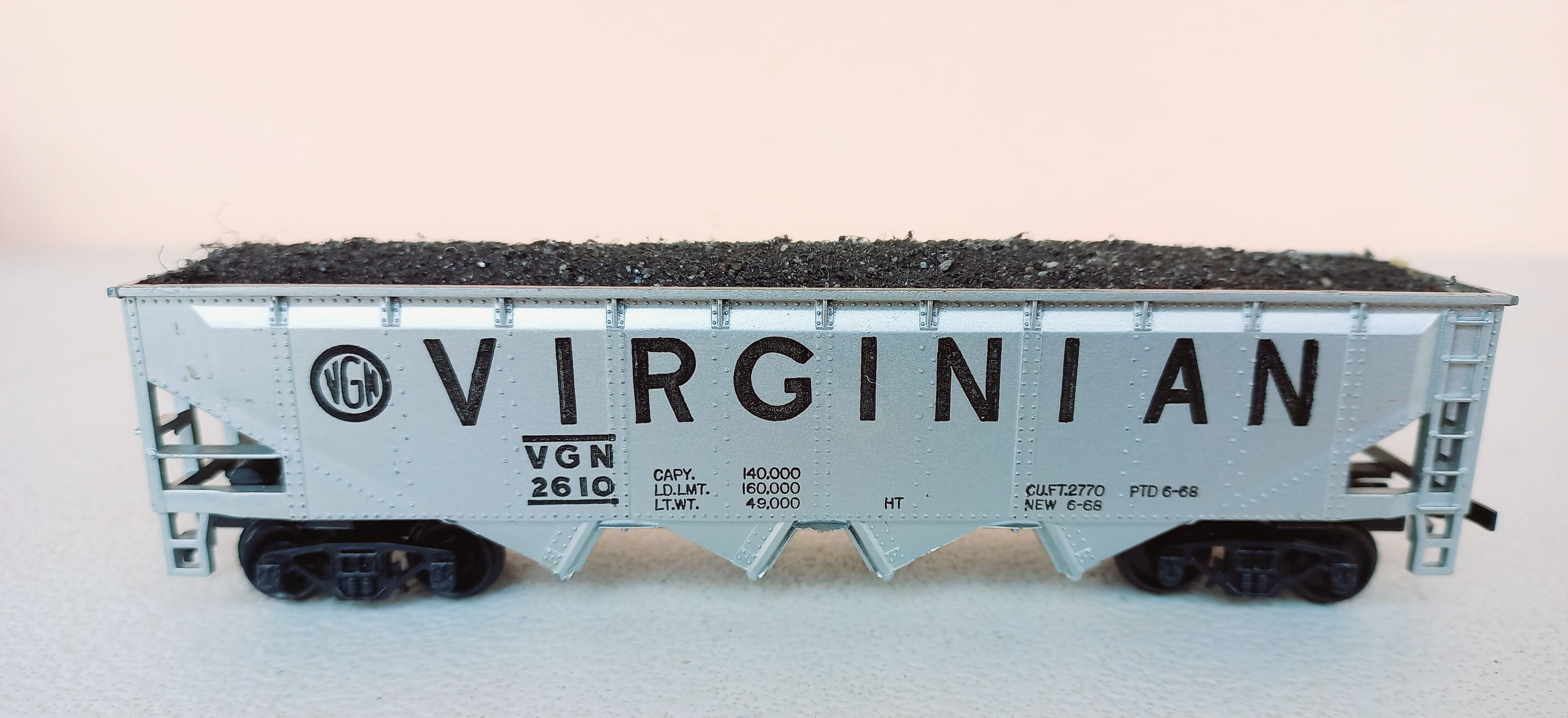 Tyco - Vagão Gôndola com carga de Minério Virginian #2610