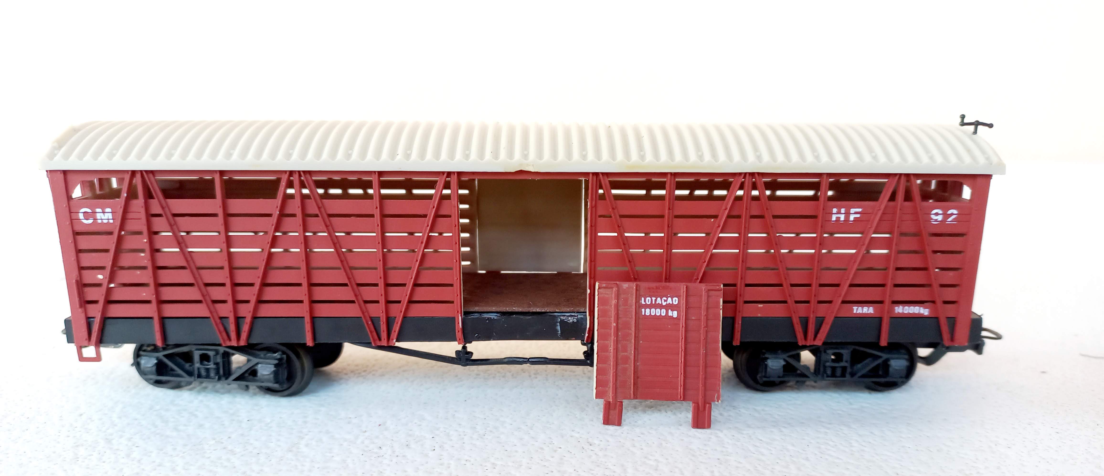 Frateschi 2001 - Vagão de Gado com Abertura na porta #92