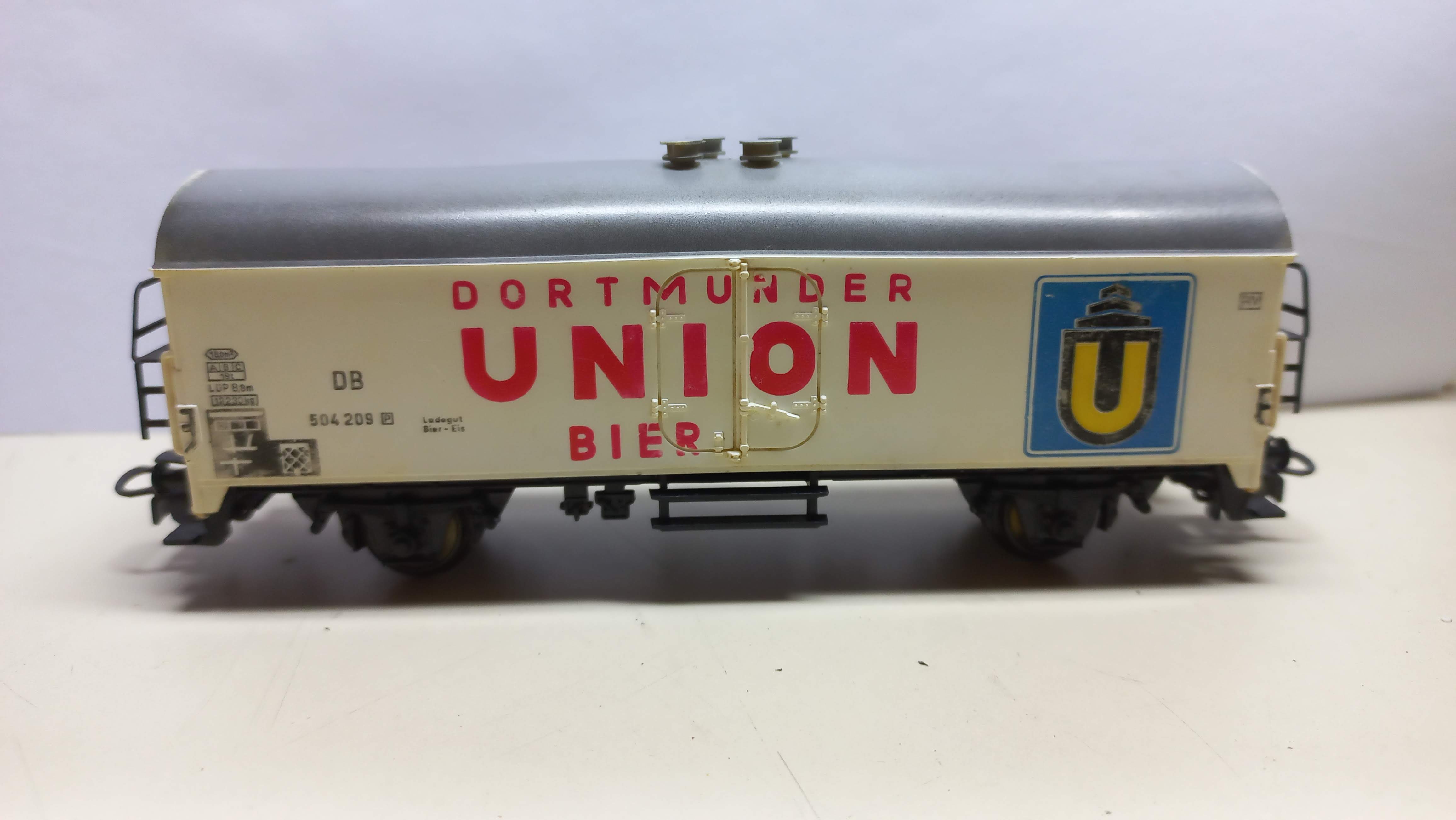Vagão Dortmunder Union Bier #504209 - Marklin com rodas isoladas
