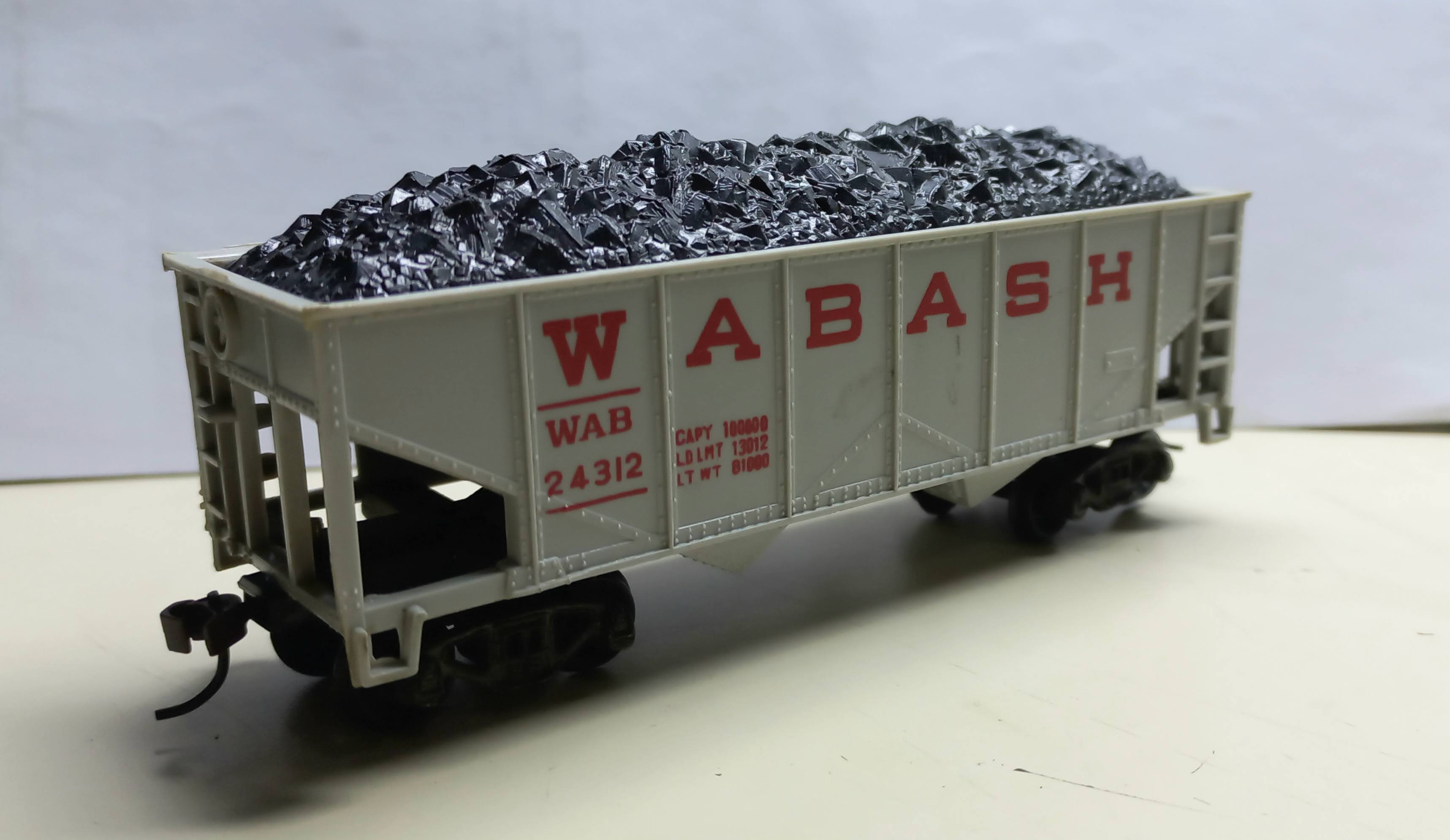 Vagão Hoper Wabash #24312  Sakai (Japan)- Com engate Modelo Kadee