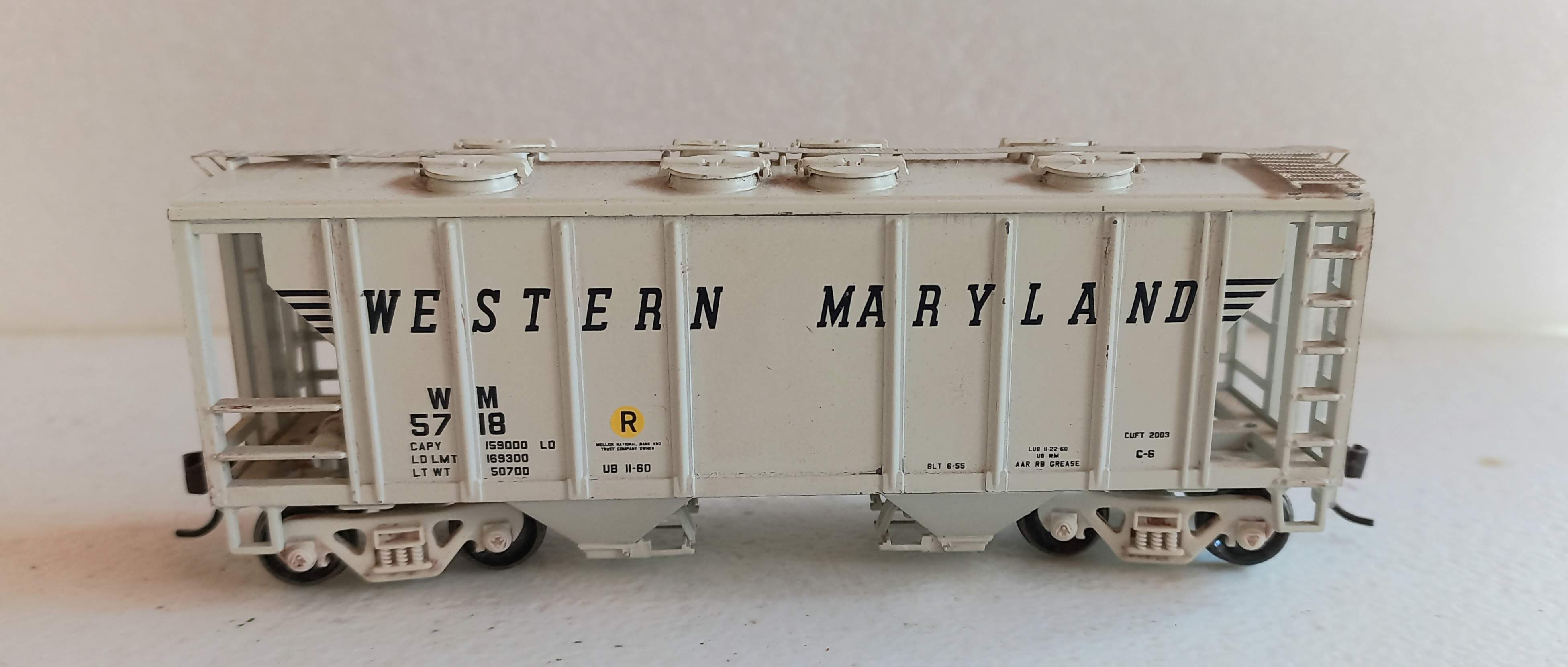 * Vagão Hopper  Fechado com kadee western Maryland #5718