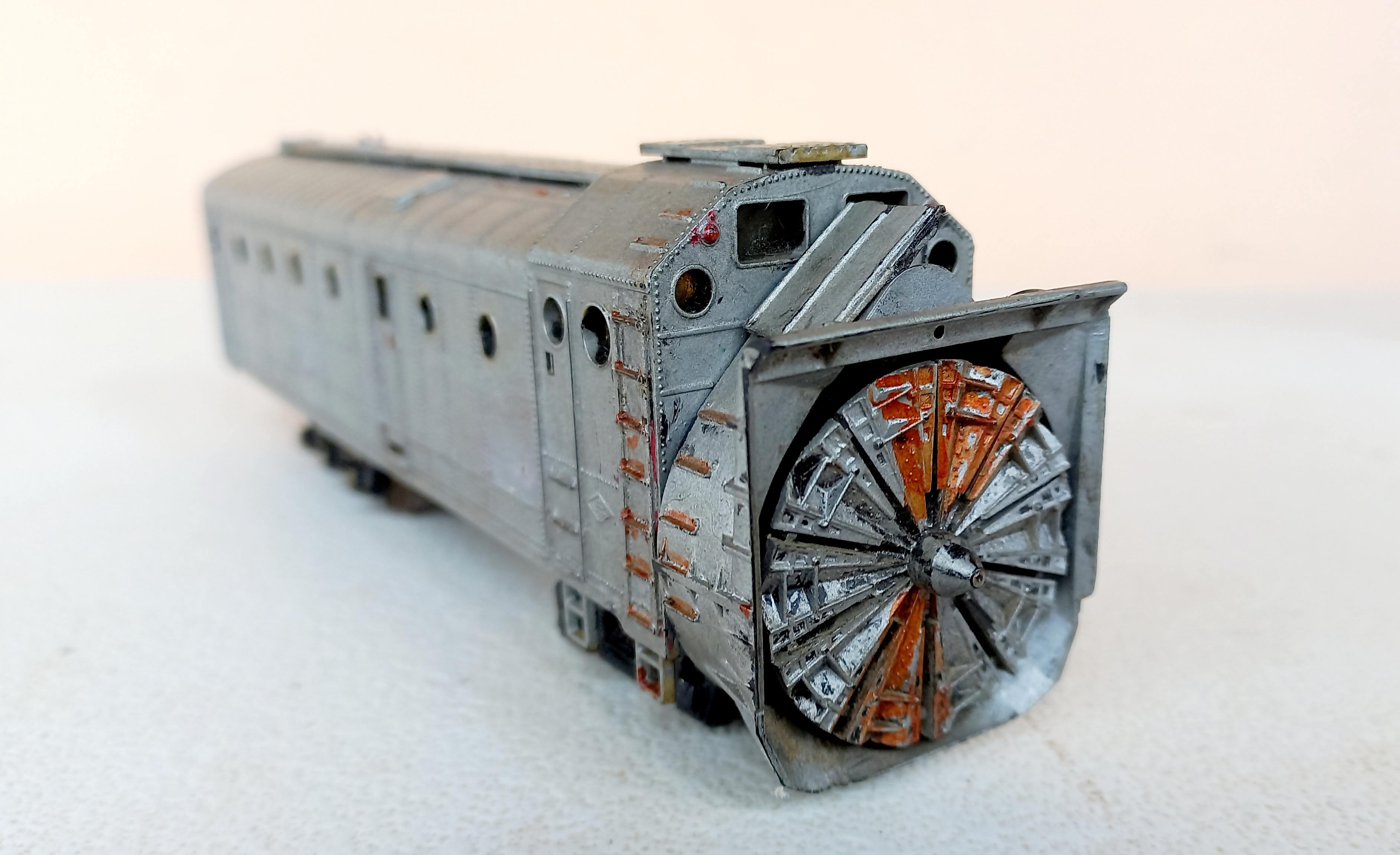 Vagão Limpa Neve Motorizado  e Iluminado USADO