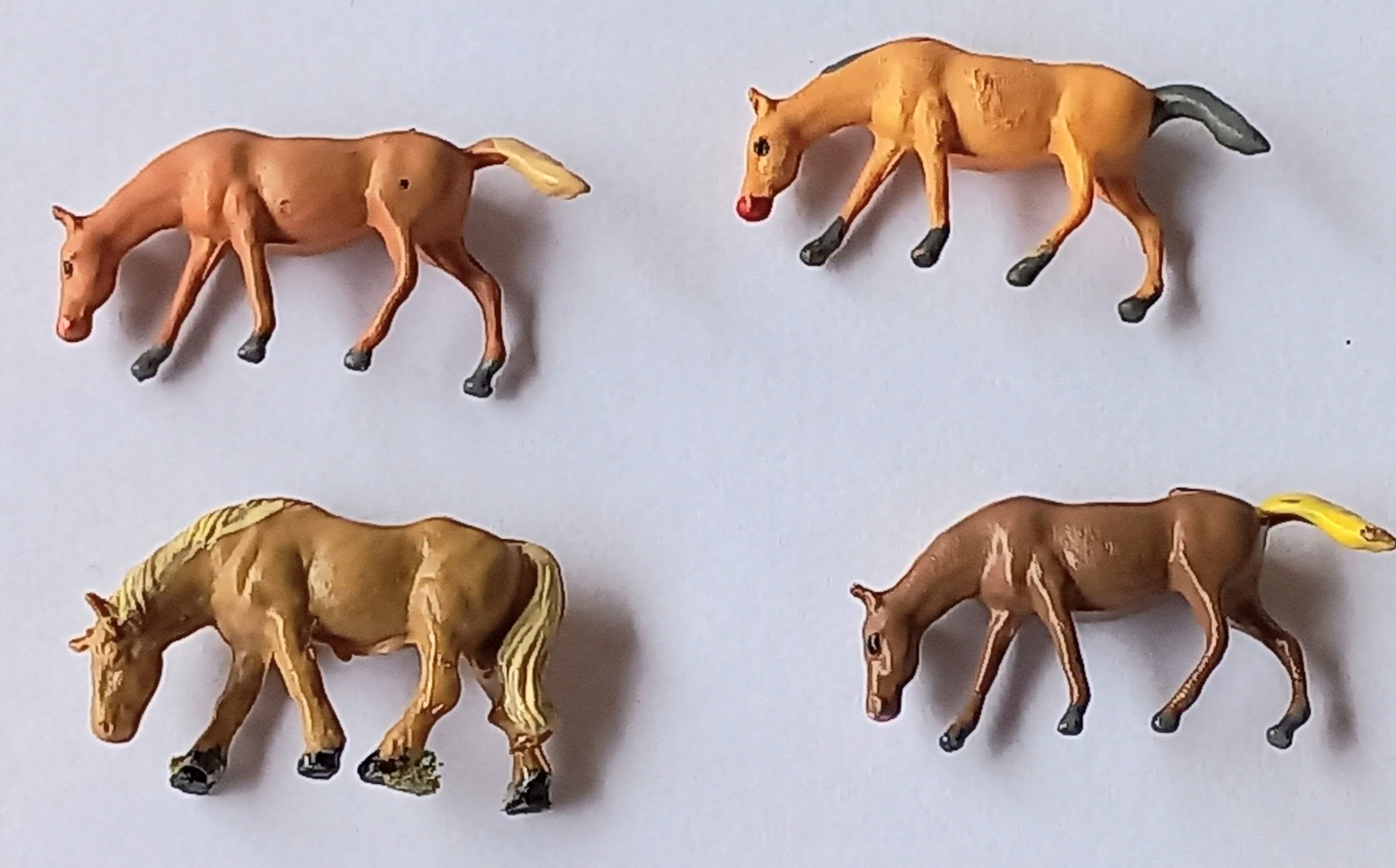 Conjunto de 4 Cavalos  'N'1:160 USADOS