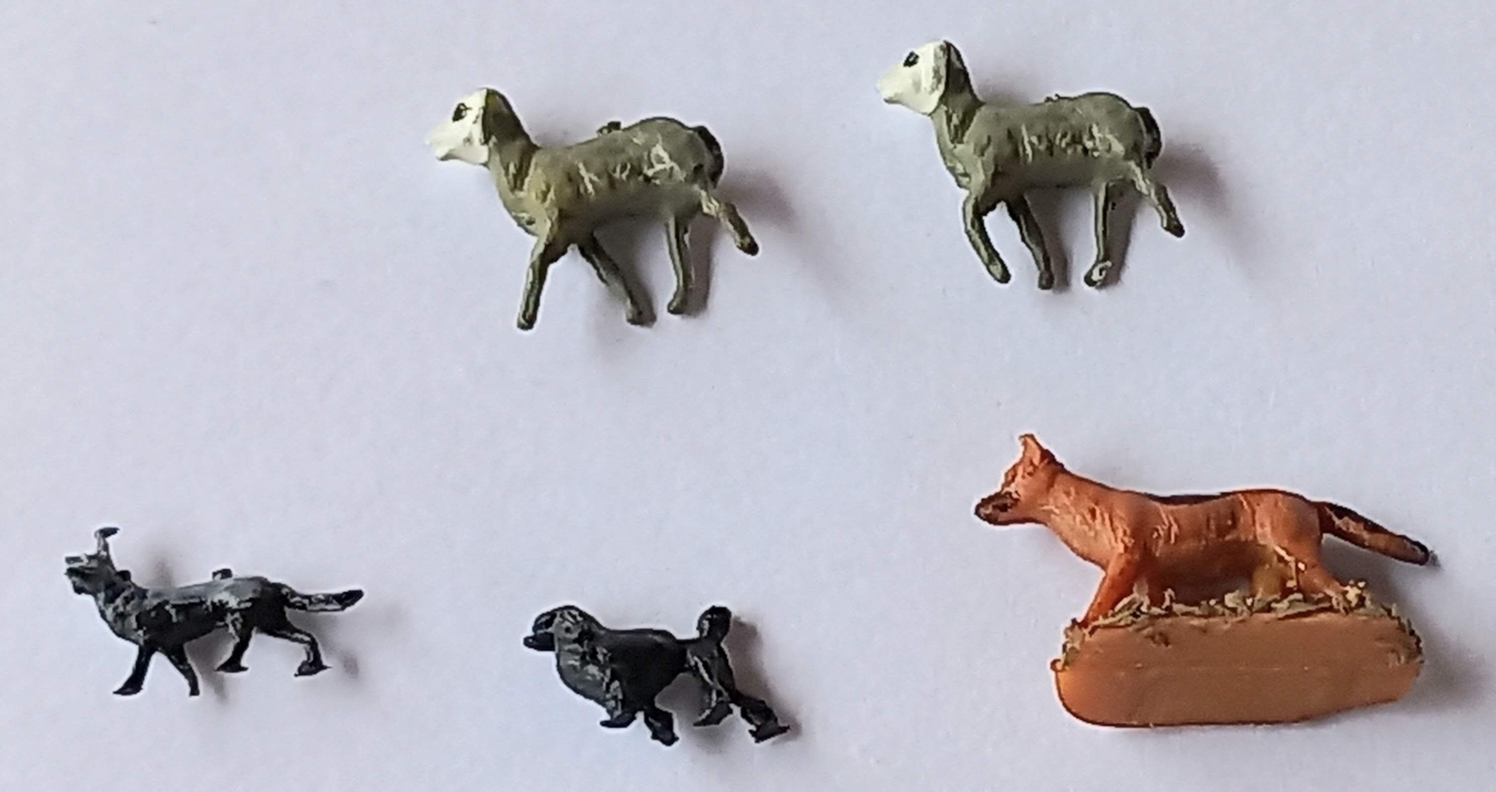 Conjunto de 5 Cachorros Diversos 'N' 1:160 USADOS