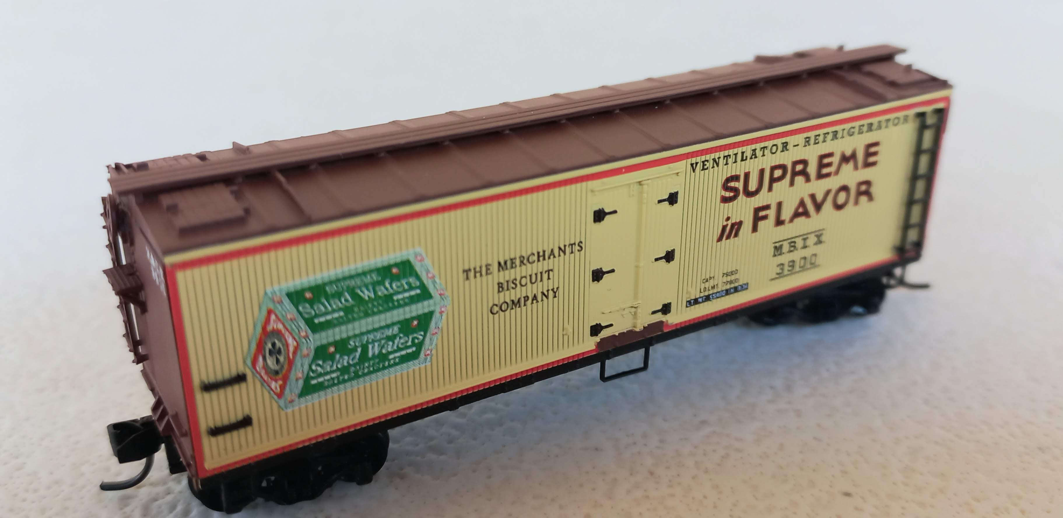 Micro Trains -  Vagão  40' WOOD REFRIGERATOR CAR  MERCHANT'S BISCUIT COMPANY CAR  Nº.3900