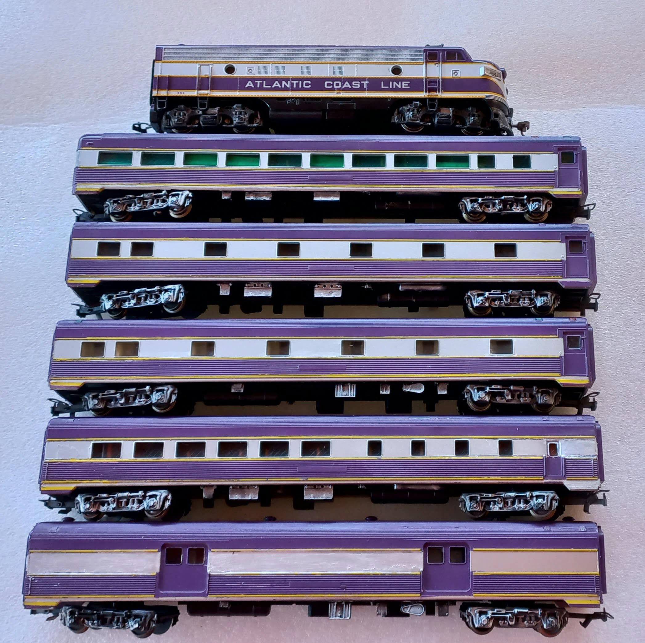 * Conjunto de Locomotiva FP7 Atlantic Cost Line #893 Atlas Roco + 05 Carros de Passageiros Frateschi
