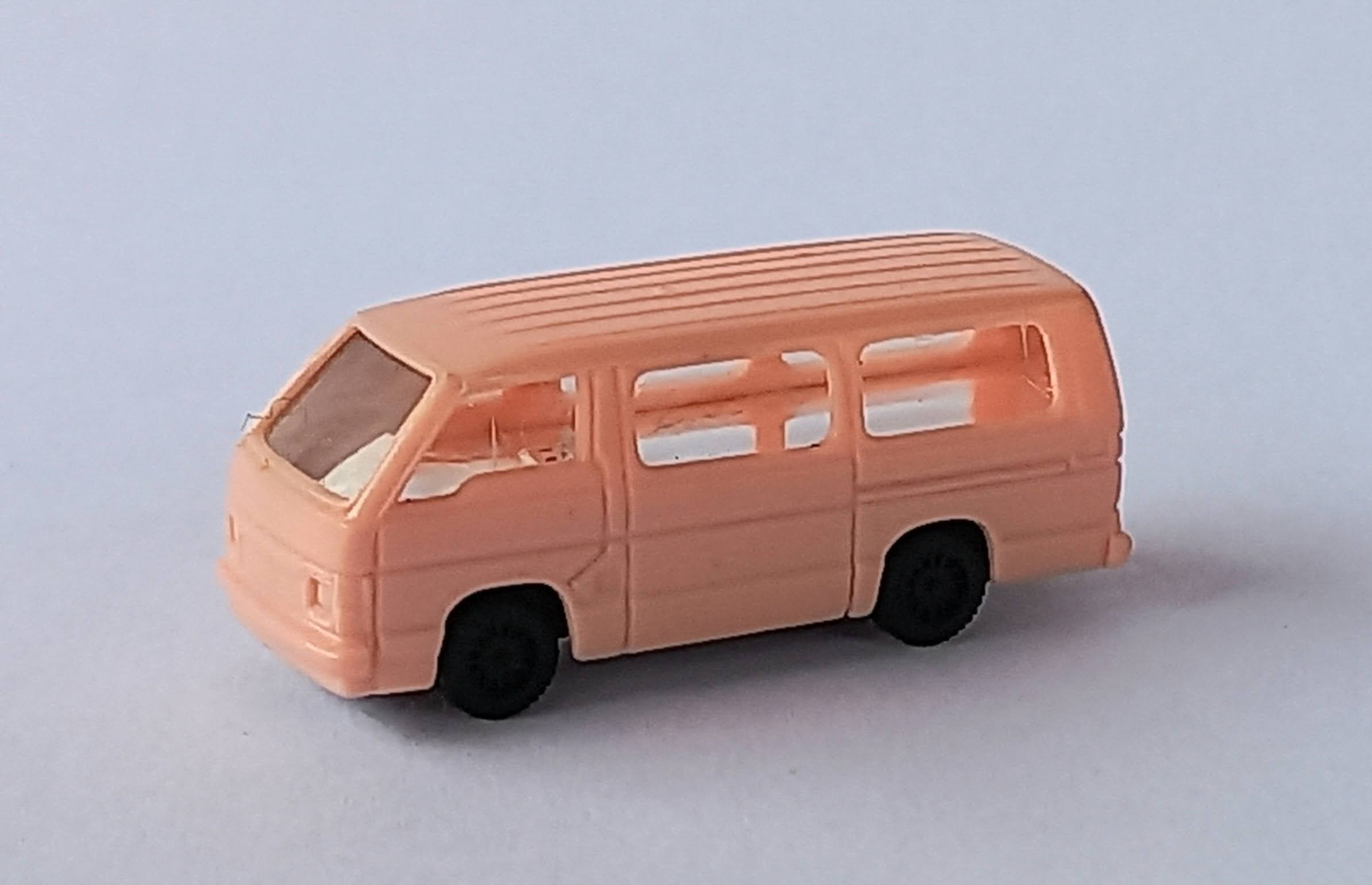 Tomix - Carro Furgão Rosa escala 1:160