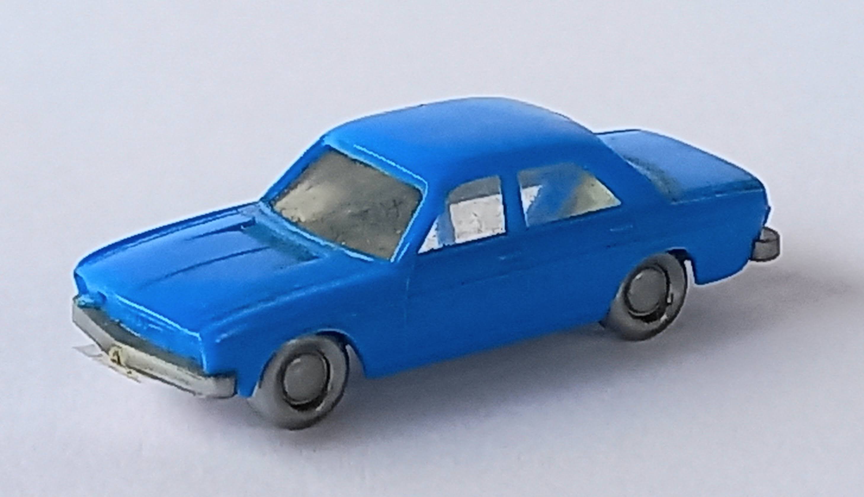 Wiking -  Carro Audi 100 escala 1:160