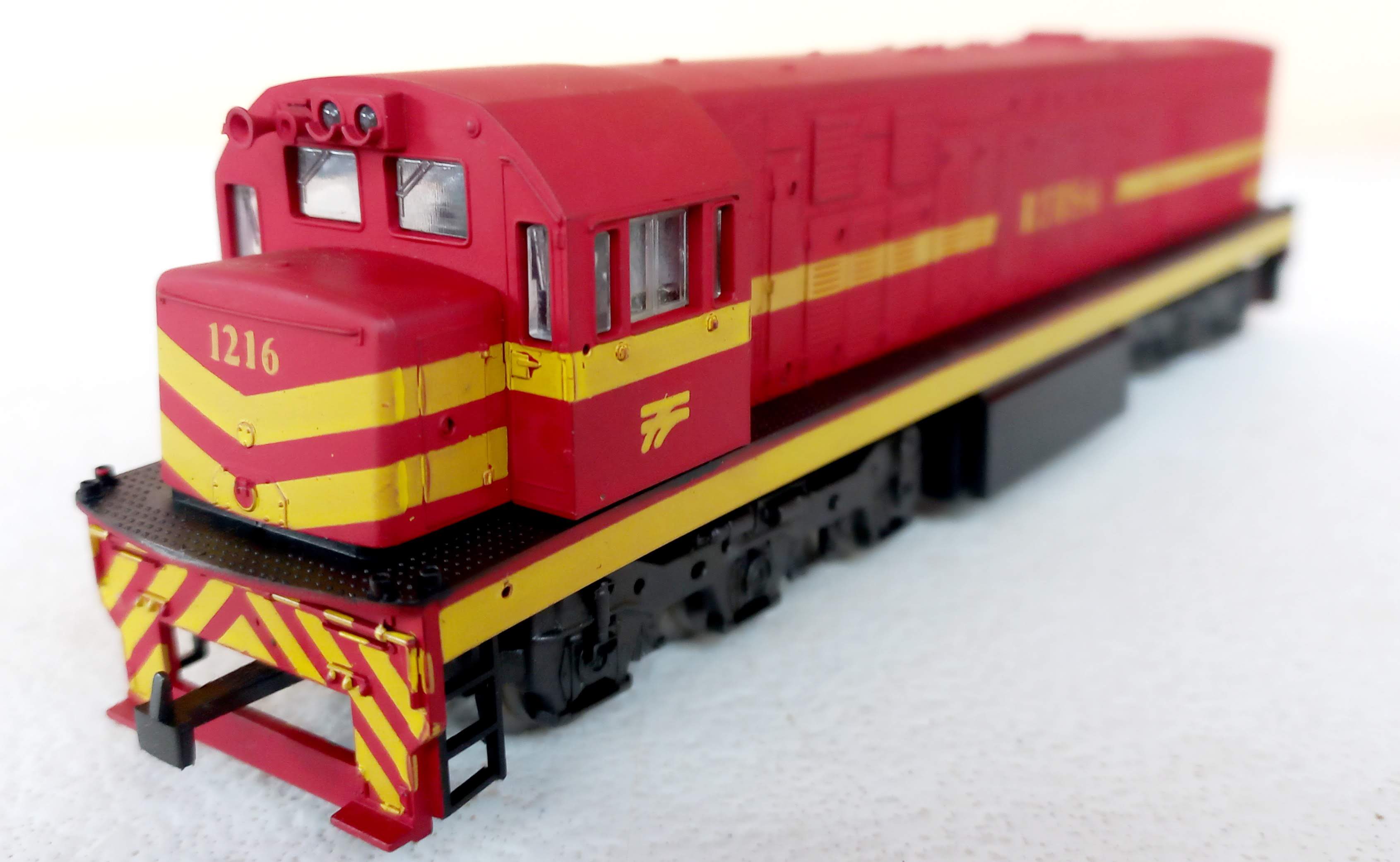Frateschi 3005 - locomotiva U20C R.F.F.S.A Fase I #1216 - CHASSI DE METAL