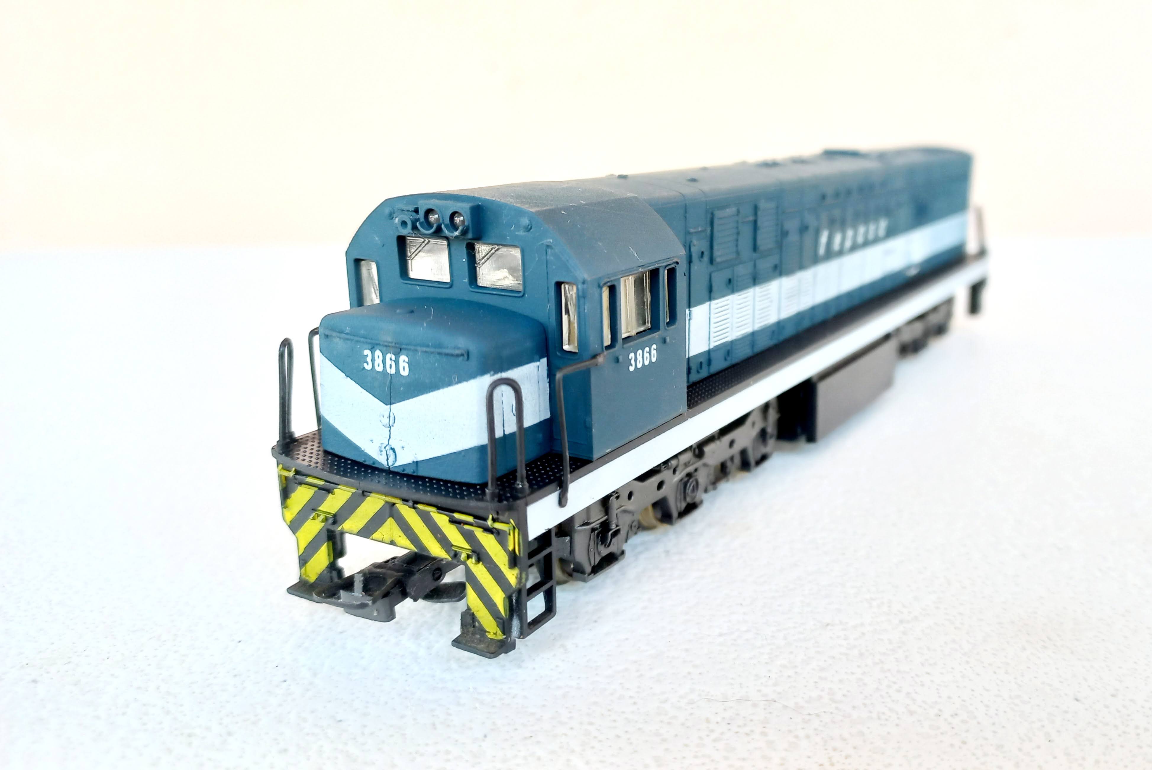 Frateschi 3007 - locomotiva U20C Fepasa Fase I # 3866 