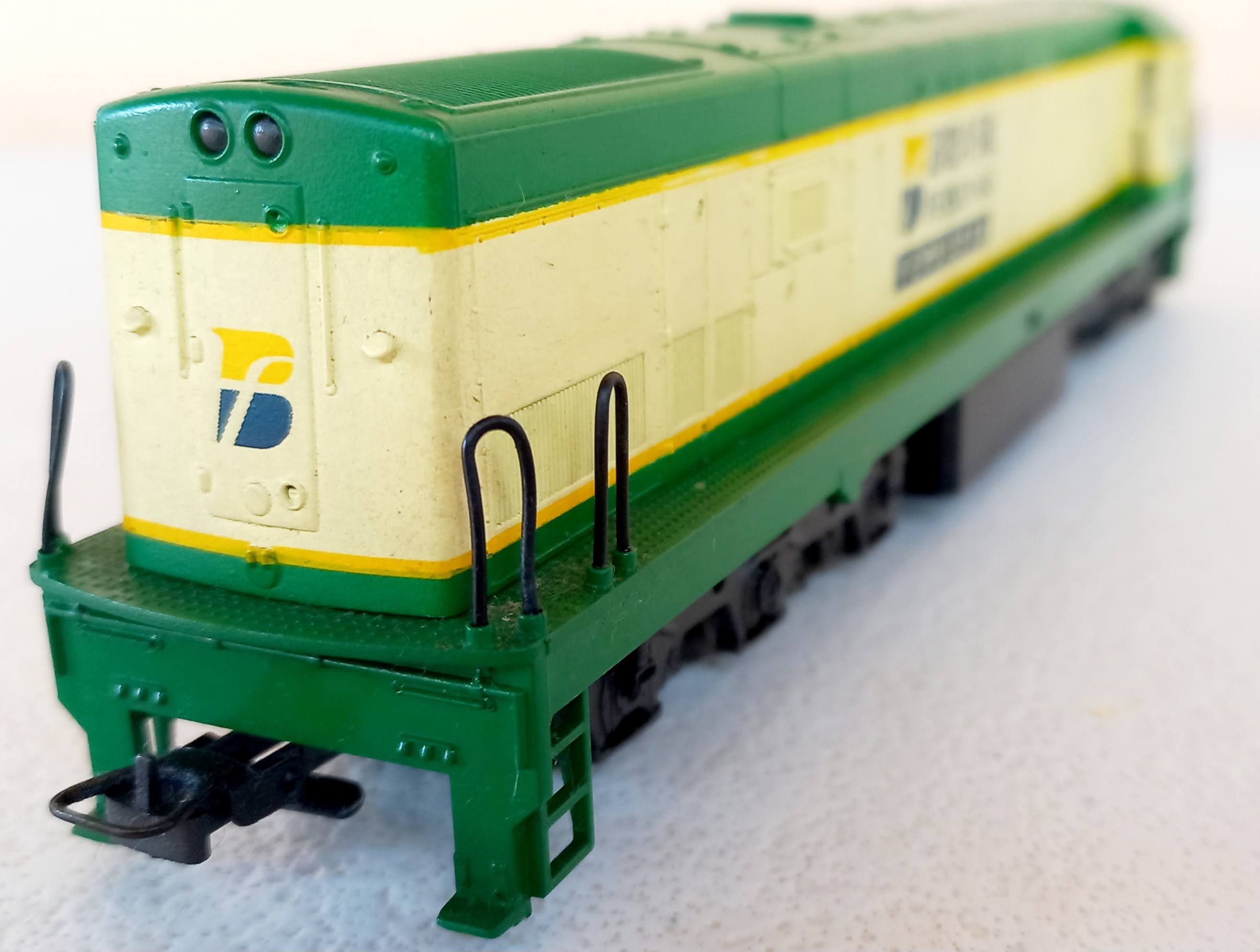 Frateschi 3058 Locomotiva U20C Brasil Ferrovias #3877 - Giltec Modelismo