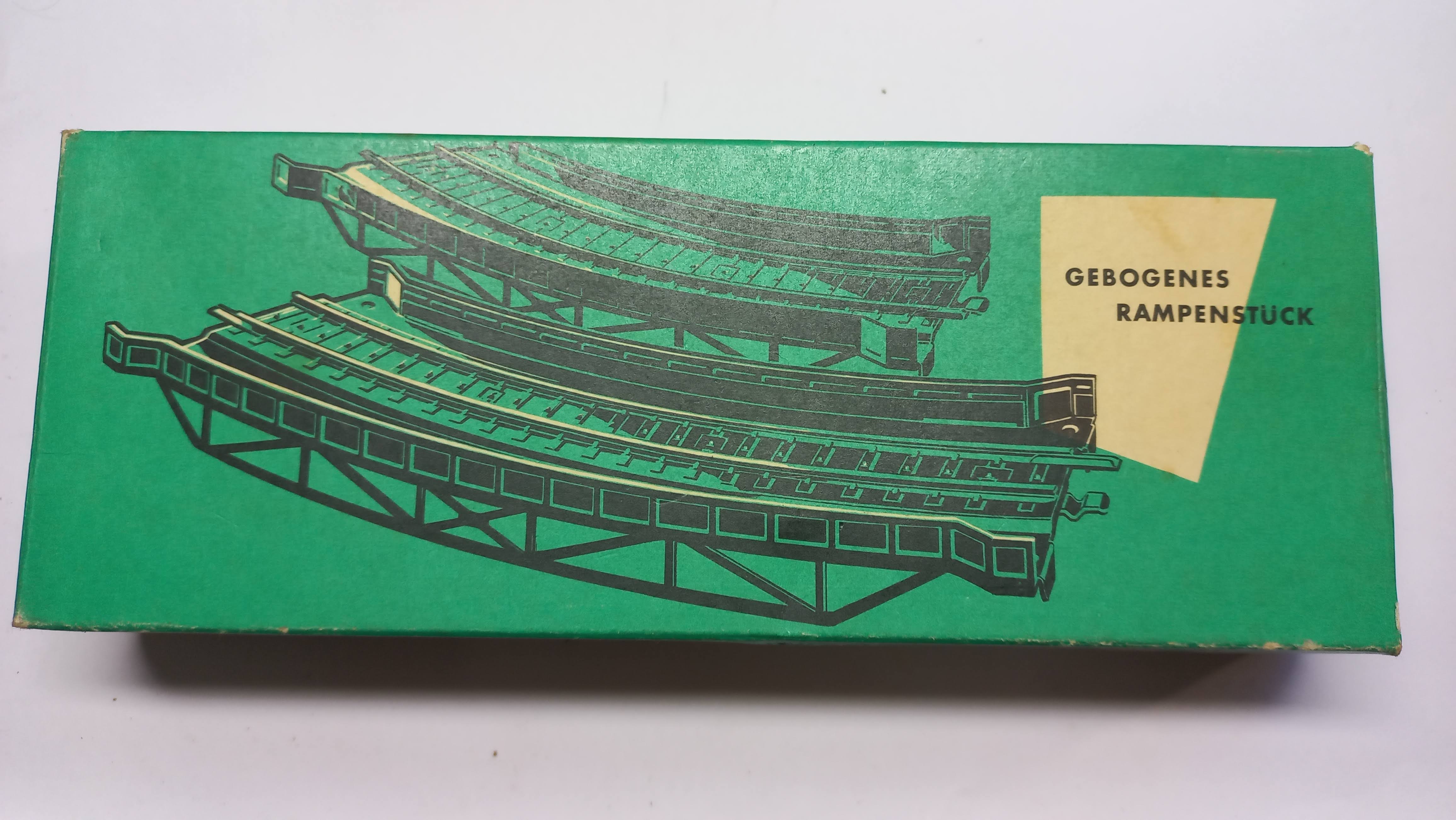 MARKLIN 7167 - PONTE EM CURVA RAMP R1 30° - Giltec Modelismo