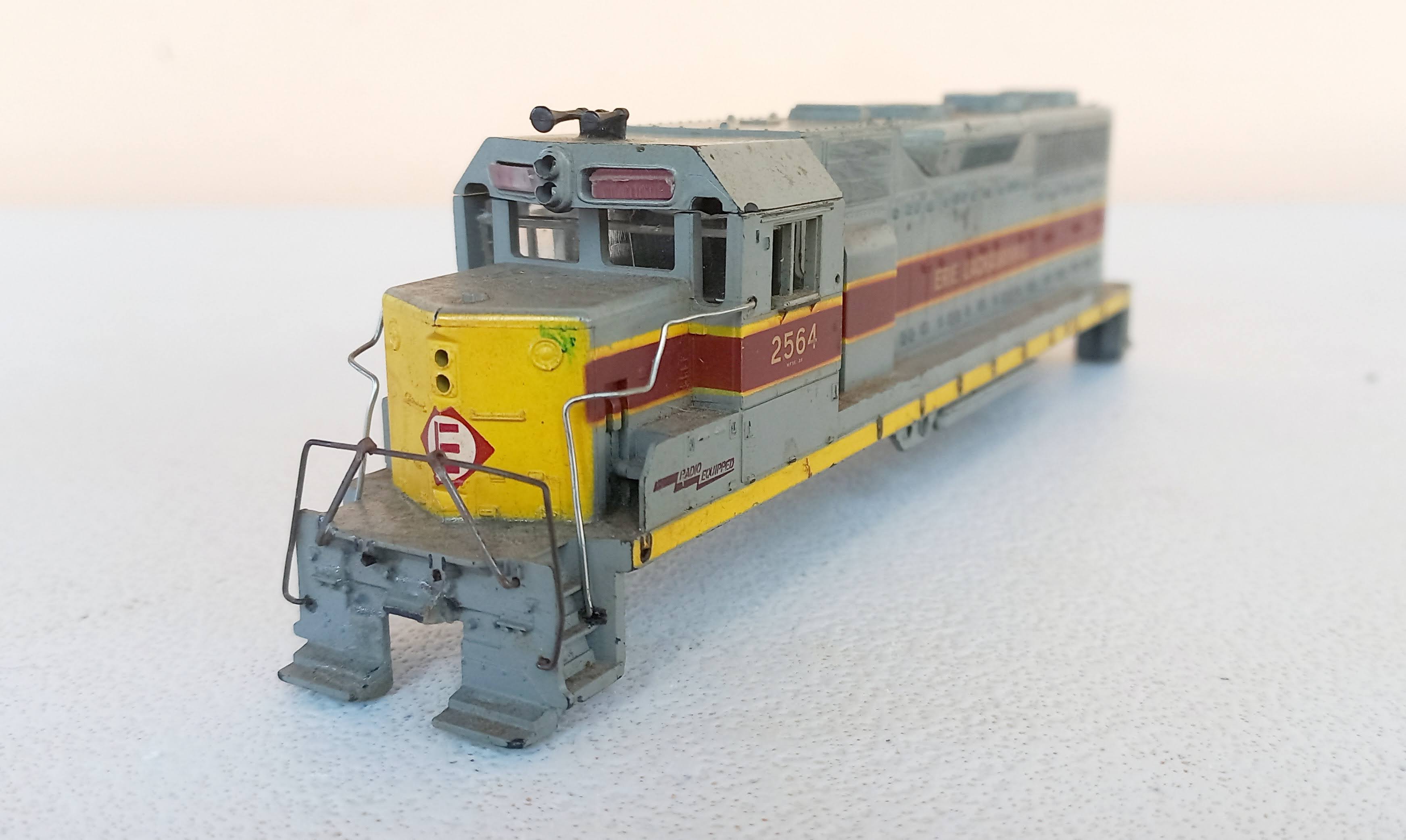 Athearn -  Carroceria da Locomotiva GP35 Erie Lackawanna #2564 - Usada