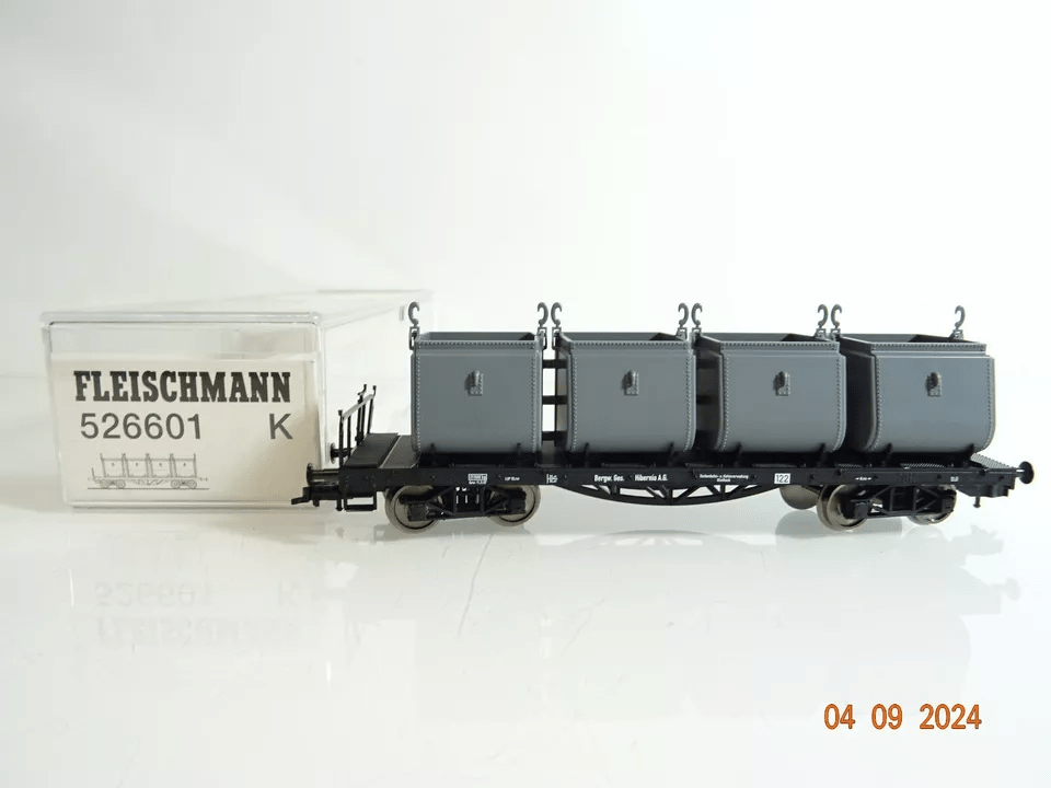 Fleischmann 526601 - Vagão balde para carvão de 4 eixos com plataforma de freio da empresa de mineração Hibernia AG