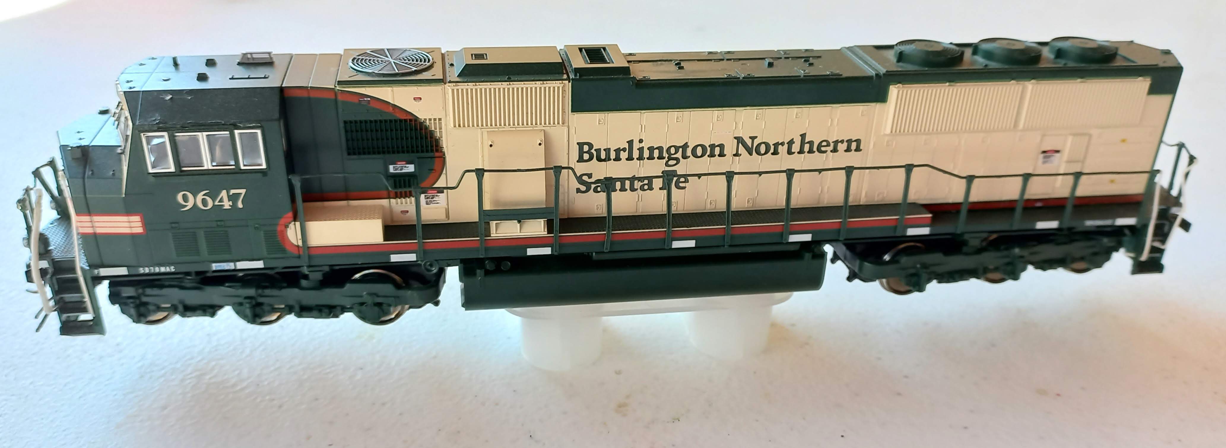 * KATO 37-6383 HO EMD SD70MAC BNSF Esquema de Fusão #9647 COM CAIXA