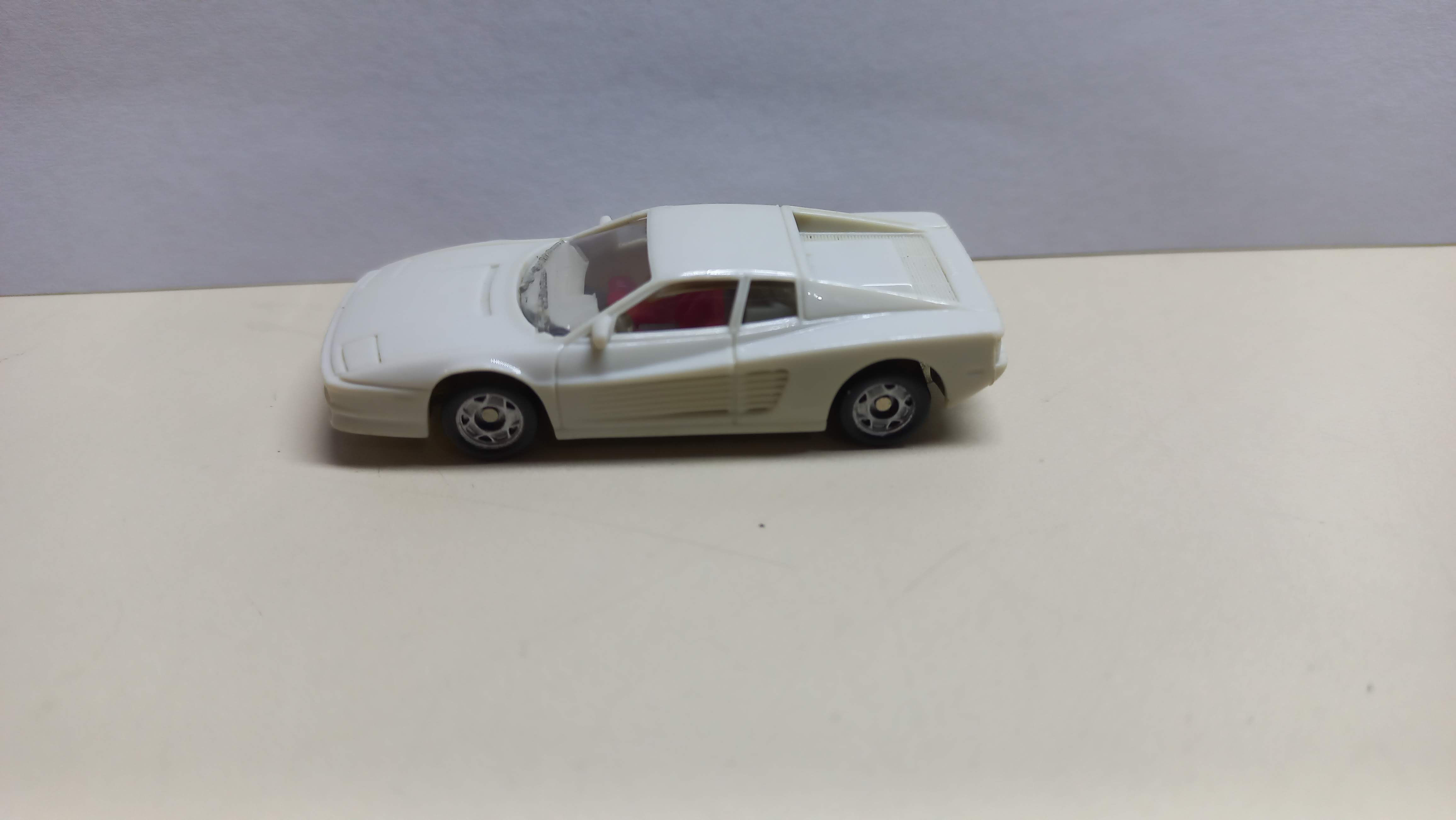 Monogram Models,  Ferrari Testarossa  escala 1:87