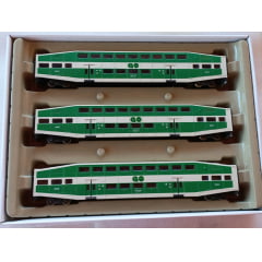 * Athearn 25925  Conjunto de Passageiros Bombardier #2015,2020,2027 - SEMI NOVO