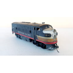 Athearn - Locomotiva F7 A Southern Pacific #6329 CARROCERIA DE METAL  - (USADA)