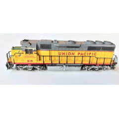 Atlas- Locomotiva GP 40 Union Pacific #619 , Mecânica 100%, carroceria com avarias