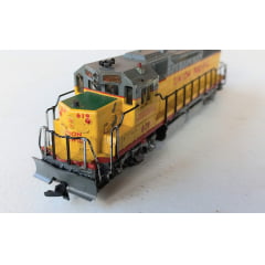 Atlas- Locomotiva GP 40 Union Pacific #619 , Mecânica 100%, carroceria com avarias