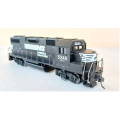 Athearn - Locomotiva EMD GP 38-2 Norfolk Southern # 5246 com engate Kadee