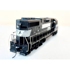 Athearn - Locomotiva EMD GP 38-2 Norfolk Southern # 5246 com engate Kadee