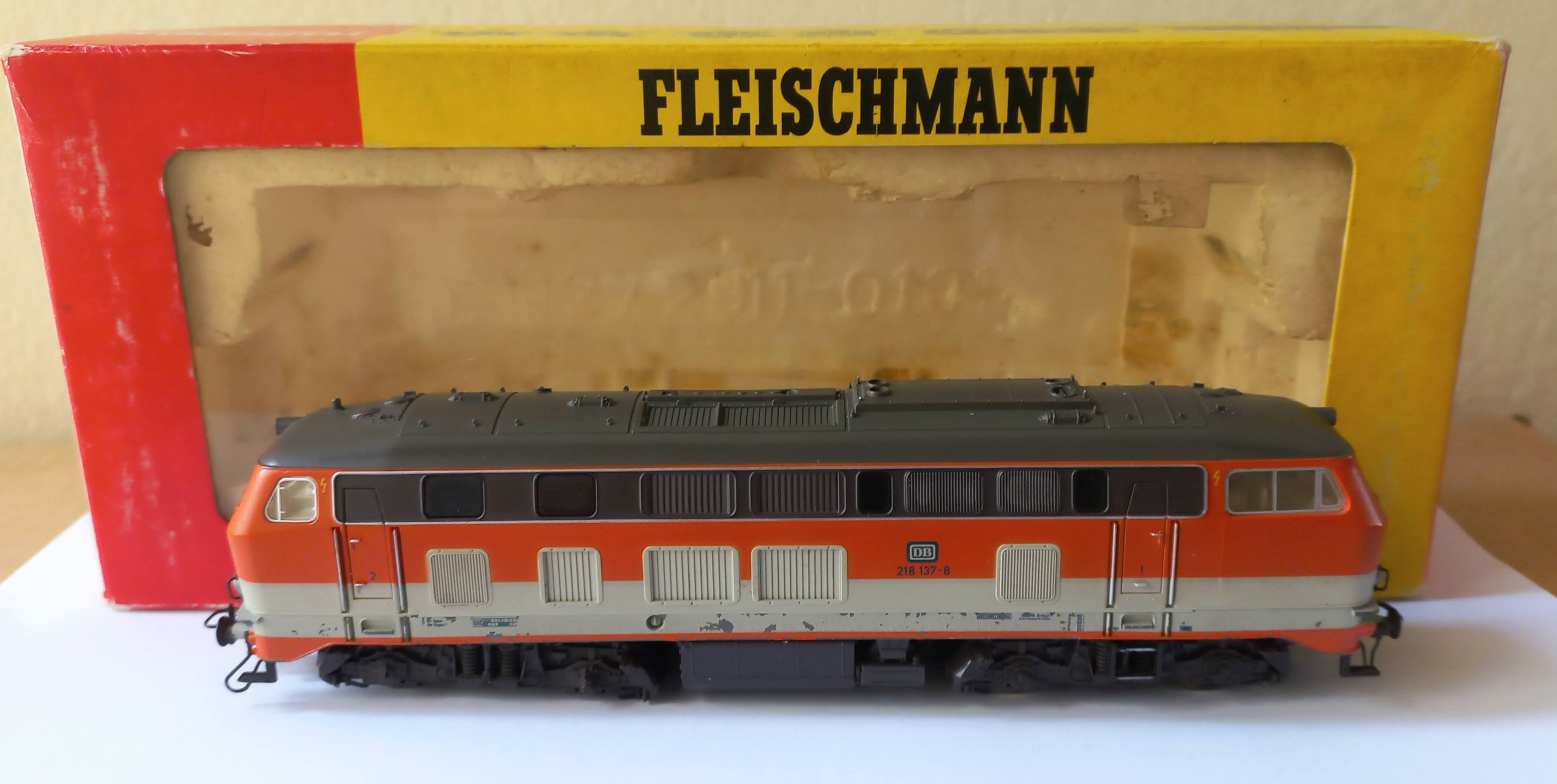 Fleischmann 4933 H0 - locomotiva  BR 218 DB 